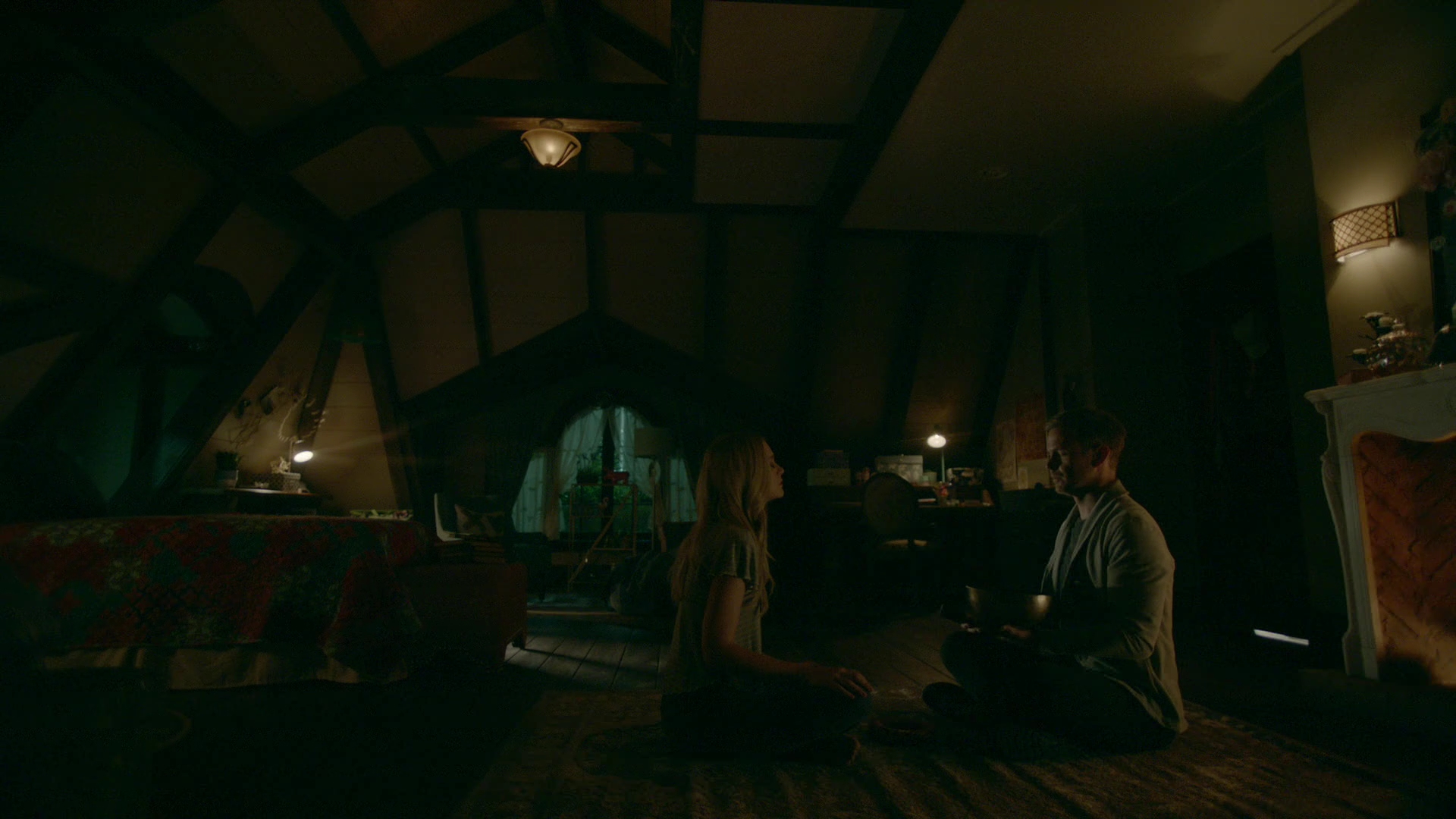 VampireDiariesWorld-dot-nl_Legacies1x01ThisIsthePartWhereYouRun01304.jpg VampireDiariesWorld-dot-nl_Legacies1x01ThisIsthePartWhereYouRun01304.jpg