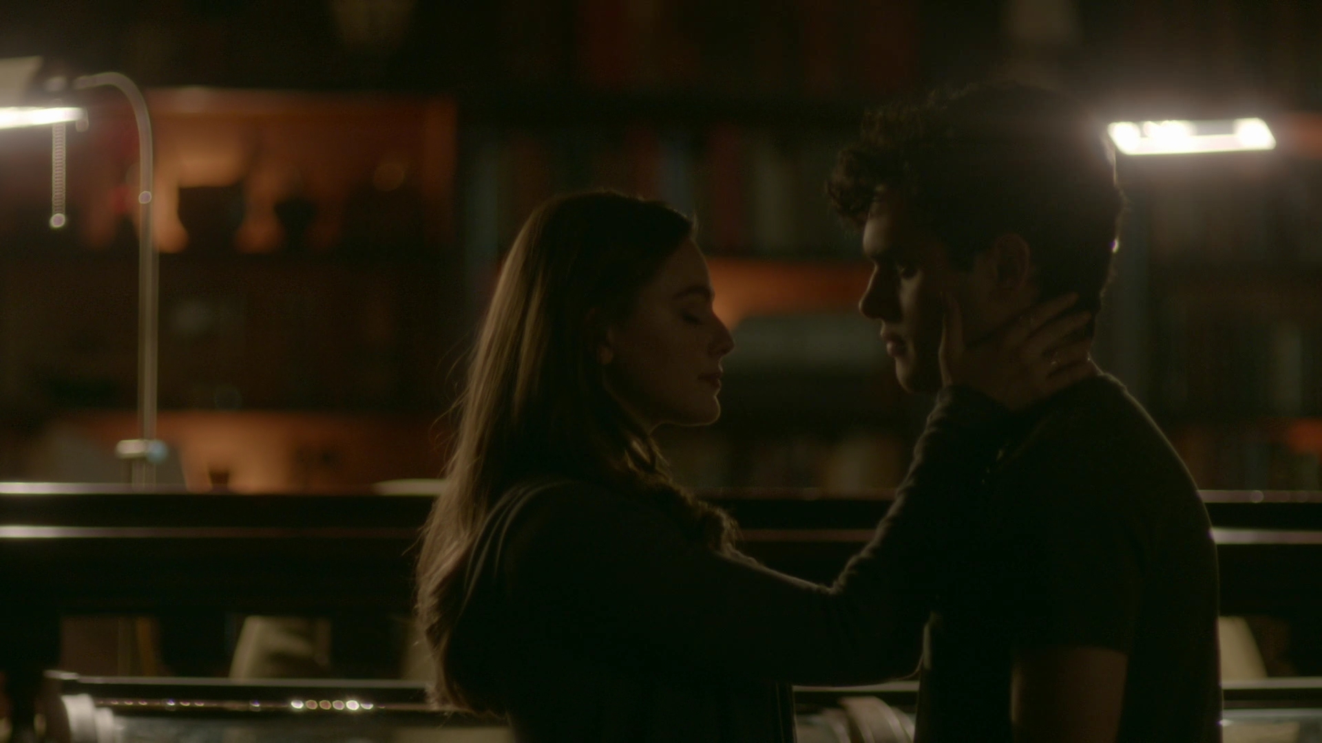 VampireDiariesWorld-dot-nl_Legacies1x01ThisIsthePartWhereYouRun01833.jpg VampireDiariesWorld-dot-nl_Legacies1x01ThisIsthePartWhereYouRun01833.jpg