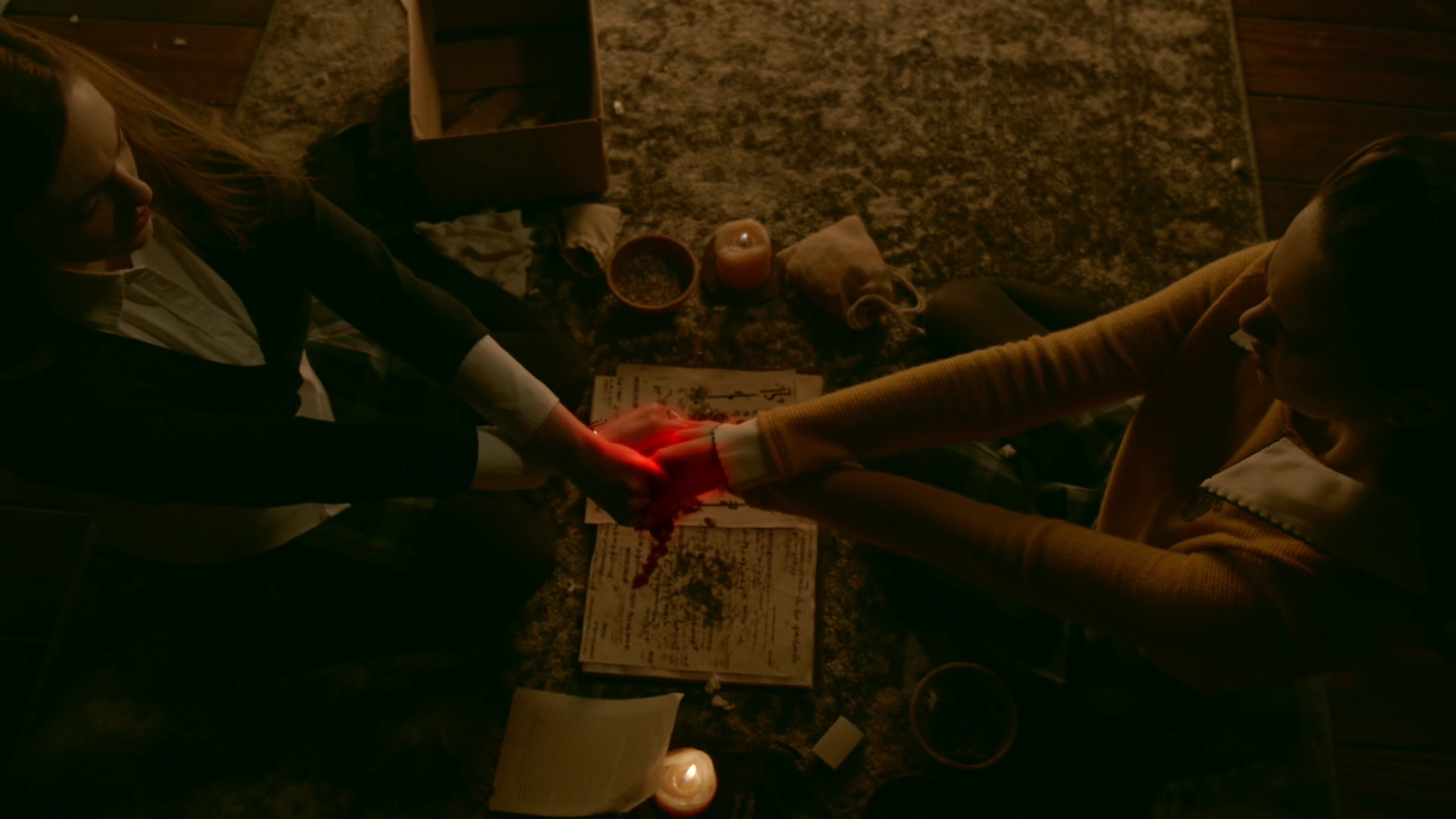 VampireDiariesWorld-dot-nl_Legacies1x01ThisIsthePartWhereYouRun02432.jpg VampireDiariesWorld-dot-nl_Legacies1x01ThisIsthePartWhereYouRun02432.jpg