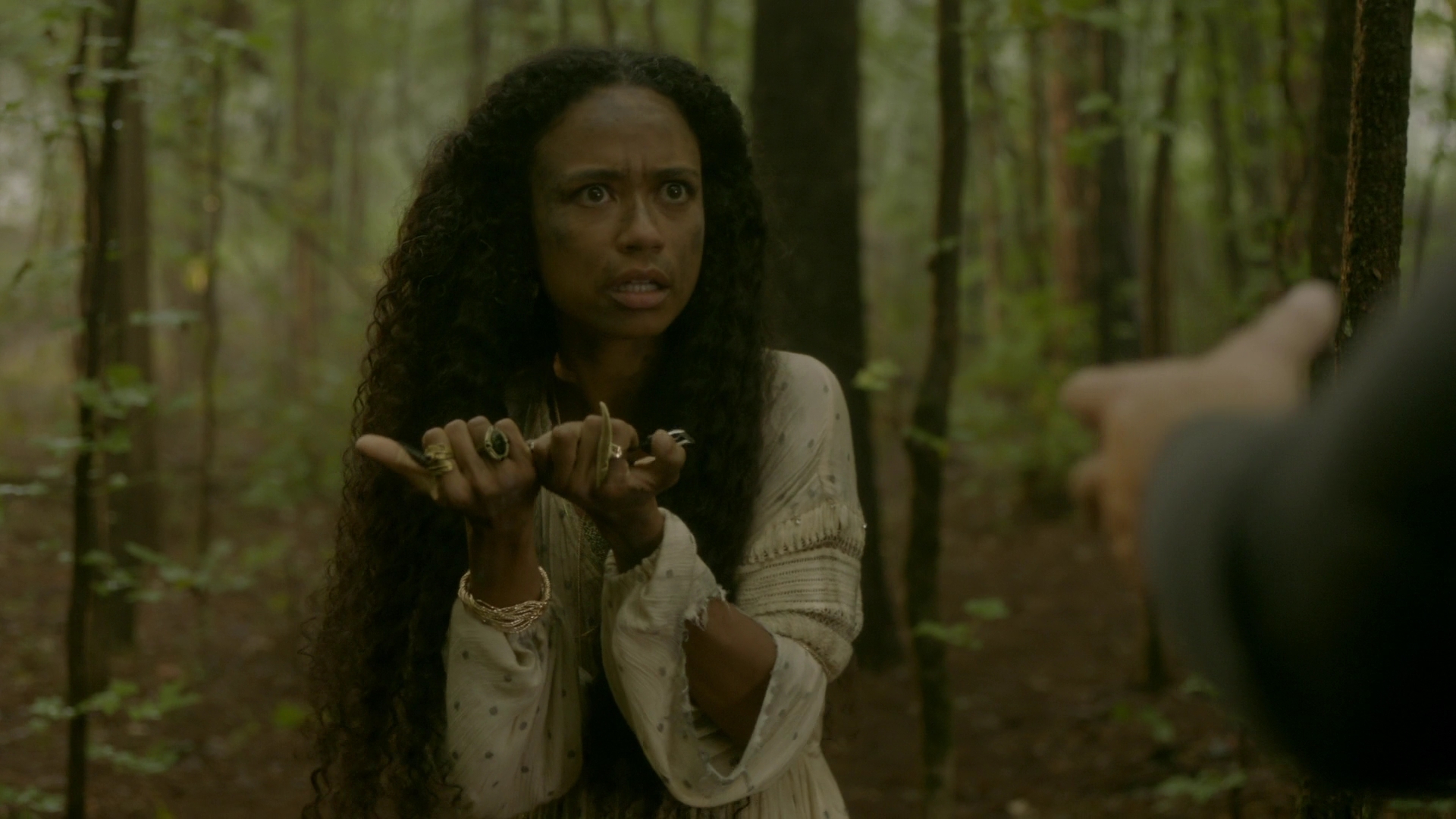 VampireDiariesWorld-dot-nl_Legacies1x02SomePeopleJustWantToWatchTheWorldBurn00718.jpg VampireDiariesWorld-dot-nl_Legacies1x02SomePeopleJustWantToWatchTheWorldBurn00718.jpg