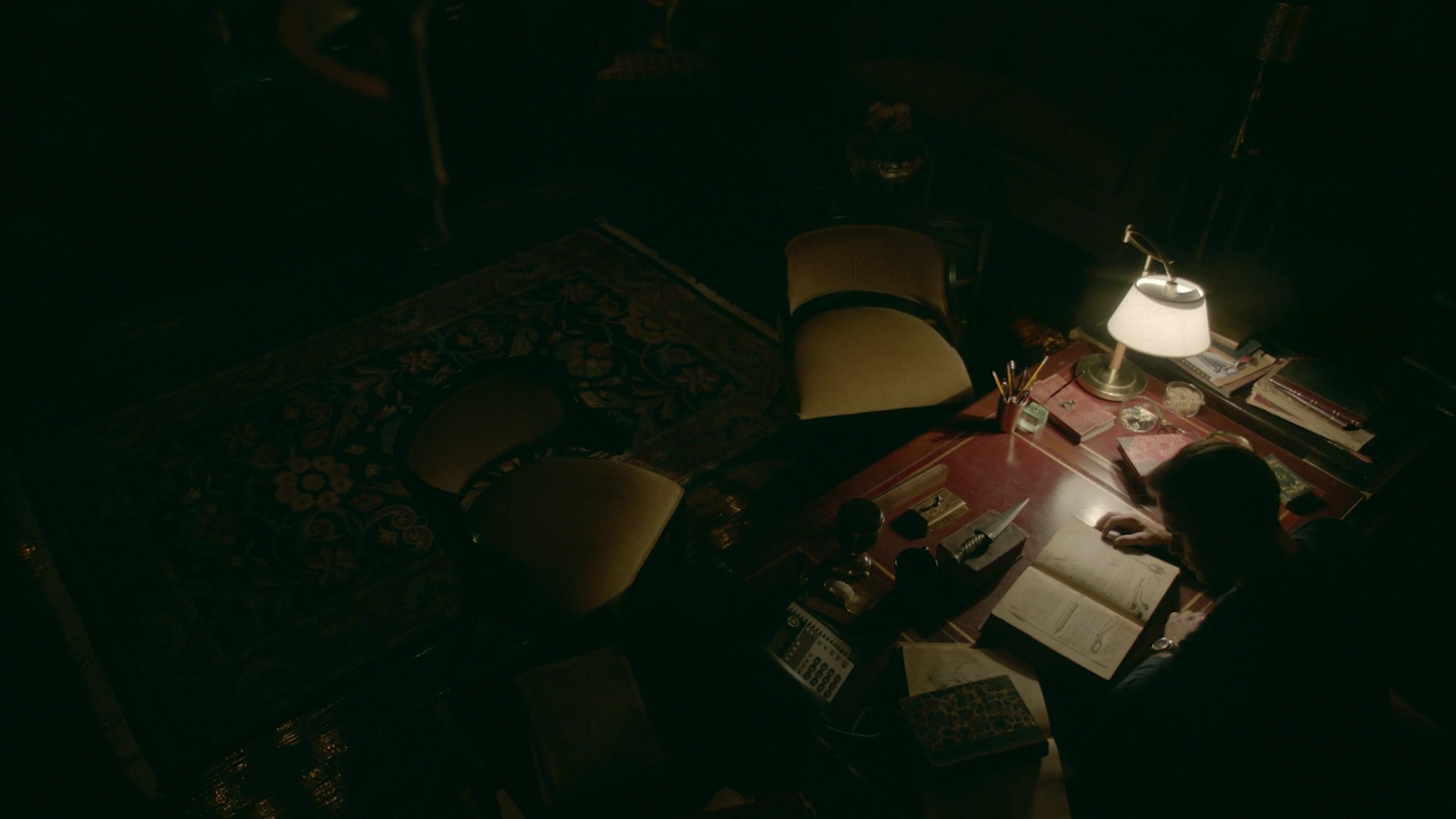 VampireDiariesWorld-dot-nl_Legacies1x03WereBeingPunkedPedro00102.jpg VampireDiariesWorld-dot-nl_Legacies1x03WereBeingPunkedPedro00102.jpg