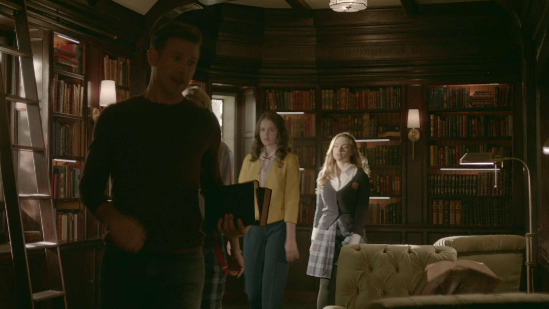 VampireDiariesWorld-dot-nl_Legacies1x03WereBeingPunkedPedro00185.jpg VampireDiariesWorld-dot-nl_Legacies1x03WereBeingPunkedPedro00185.jpg