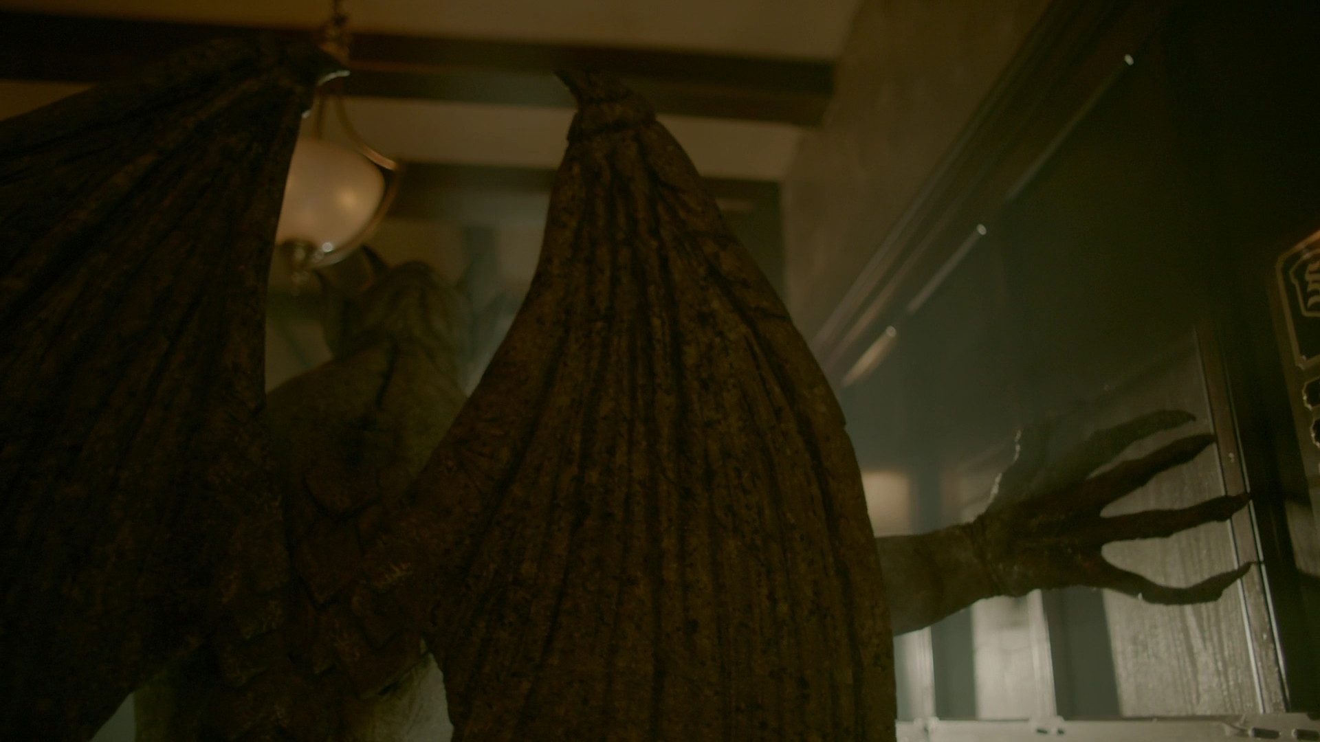 VampireDiariesWorld-dot-nl_Legacies1x03WereBeingPunkedPedro01528.jpg
