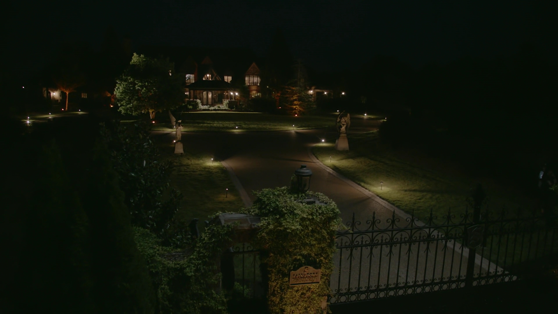 VampireDiariesWorld-dot-nl_Legacies1x03WereBeingPunkedPedro02110.jpg VampireDiariesWorld-dot-nl_Legacies1x03WereBeingPunkedPedro02110.jpg