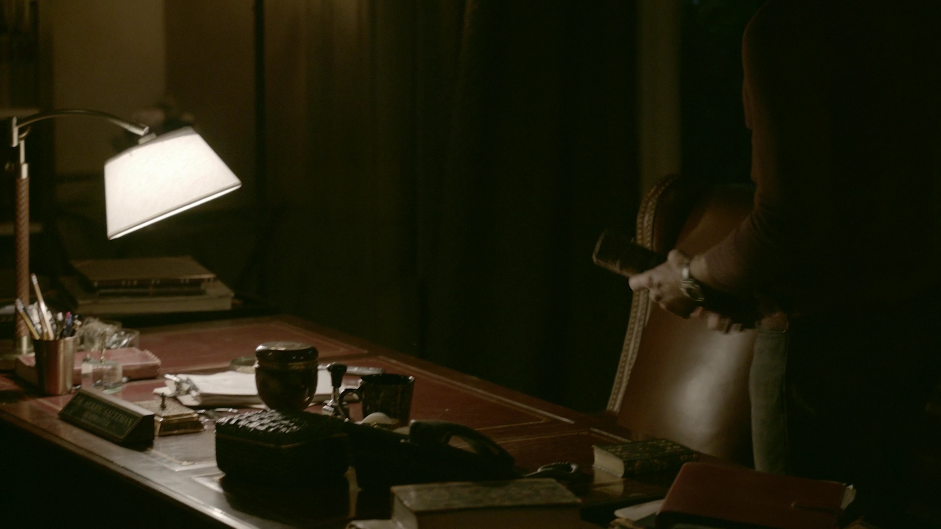 VampireDiariesWorld-dot-nl_Legacies1x03WereBeingPunkedPedro02111.jpg VampireDiariesWorld-dot-nl_Legacies1x03WereBeingPunkedPedro02111.jpg