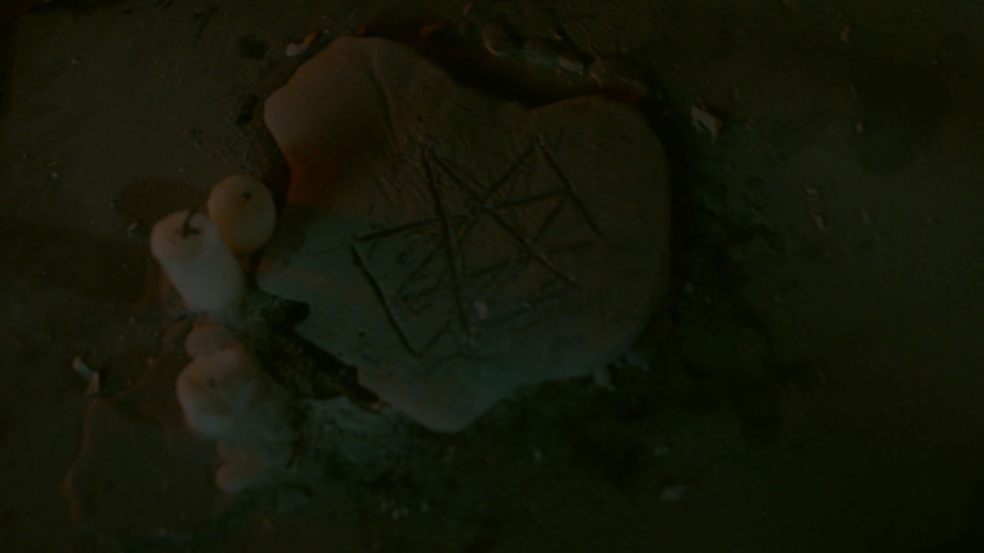 VampireDiariesWorld-dot-nl_Legacies1x05Malivore02433.jpg VampireDiariesWorld-dot-nl_Legacies1x05Malivore02433.jpg