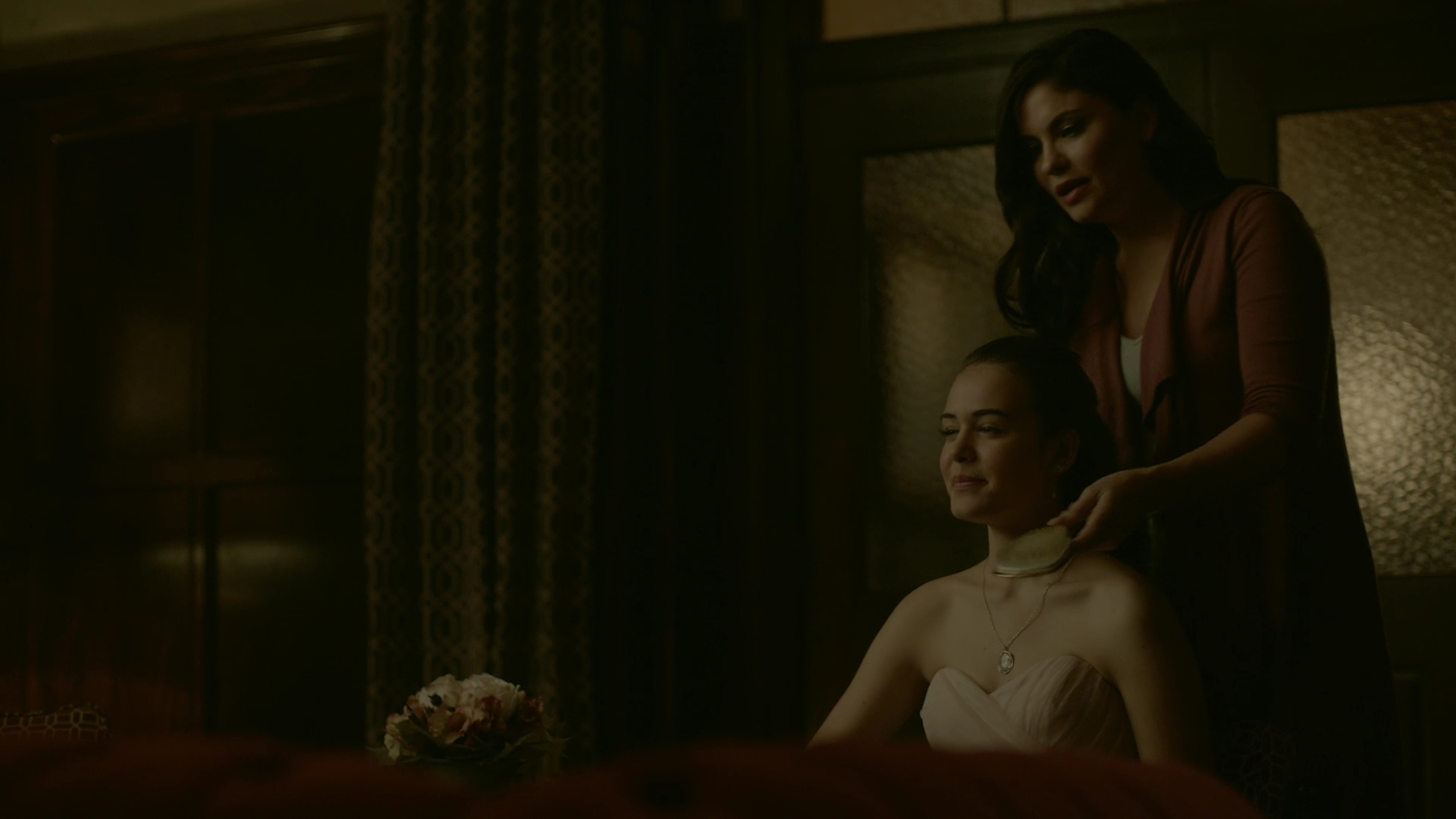 VampireDiariesWorld-dot-nl_Legacies1x06MombieDearest01091.jpg VampireDiariesWorld-dot-nl_Legacies1x06MombieDearest01091.jpg