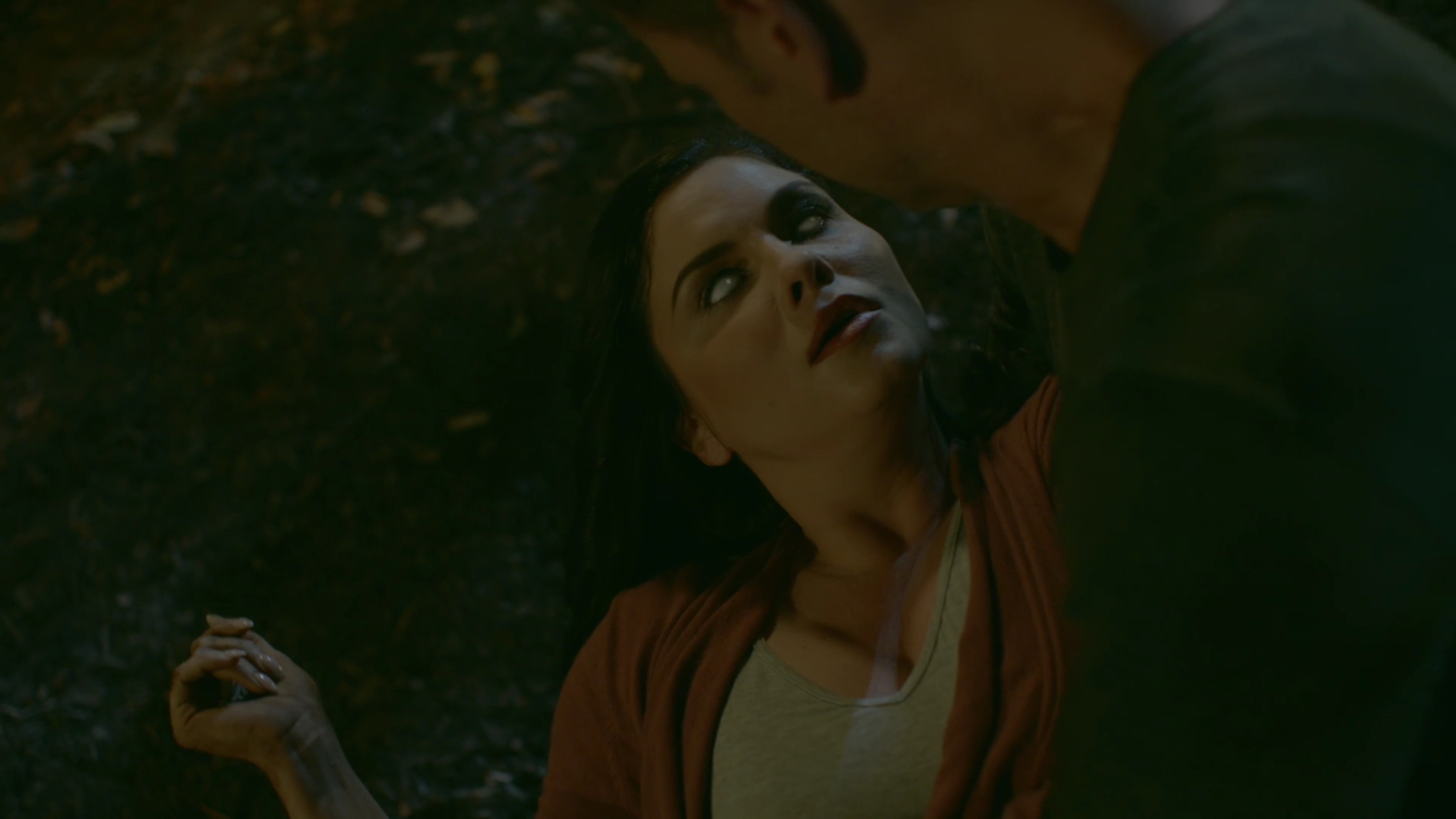 VampireDiariesWorld-dot-nl_Legacies1x06MombieDearest01497.jpg