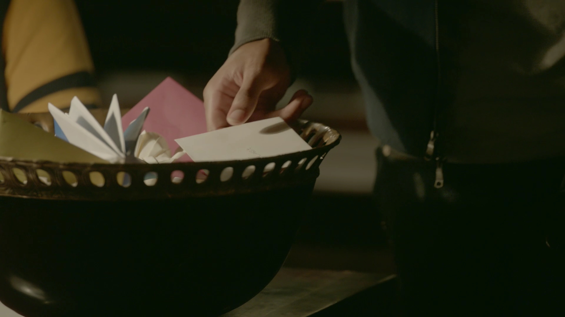 VampireDiariesWorld-dot-nl_Legacies1x07DeathKeepsKnockingOnMyDoor00048.jpg VampireDiariesWorld-dot-nl_Legacies1x07DeathKeepsKnockingOnMyDoor00048.jpg