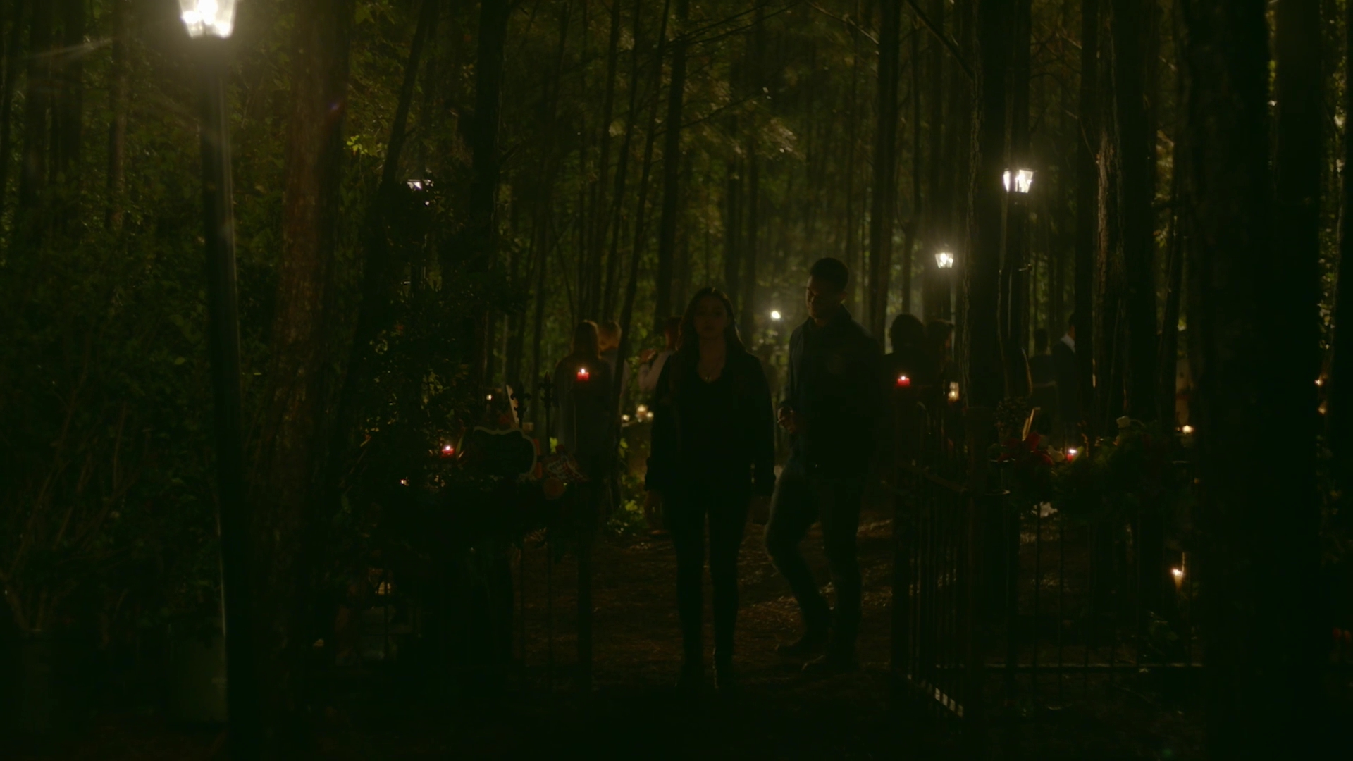 VampireDiariesWorld-dot-nl_Legacies1x07DeathKeepsKnockingOnMyDoor02415.jpg