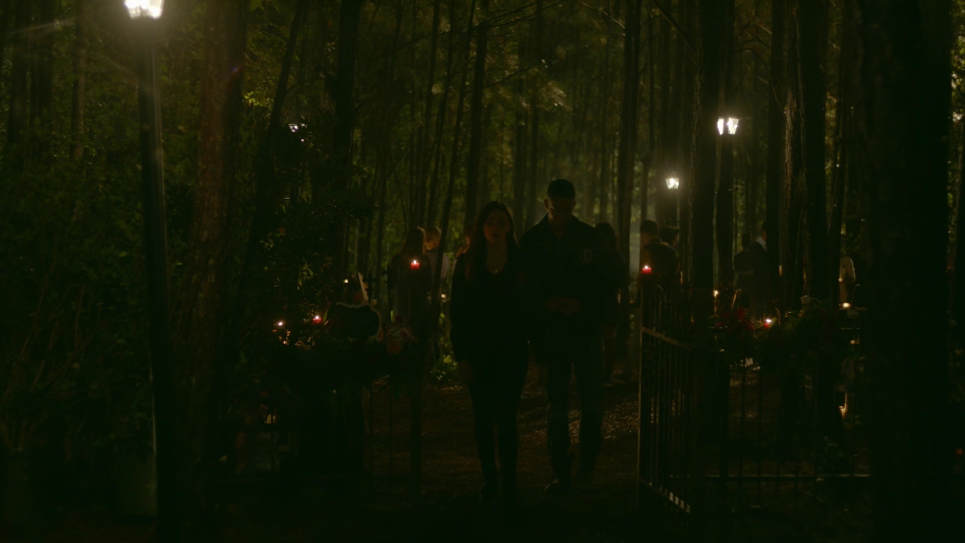 VampireDiariesWorld-dot-nl_Legacies1x07DeathKeepsKnockingOnMyDoor02416.jpg