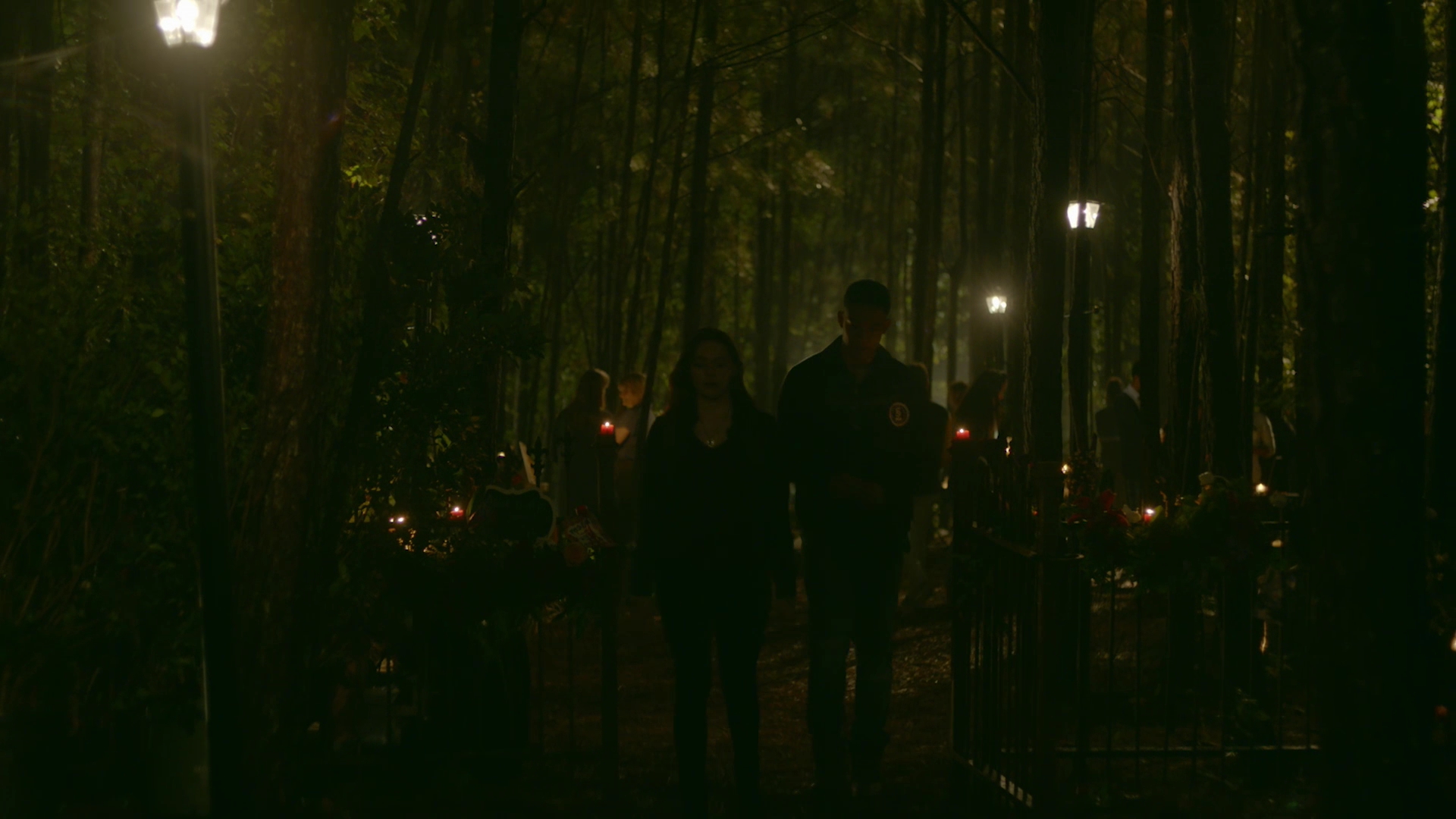 VampireDiariesWorld-dot-nl_Legacies1x07DeathKeepsKnockingOnMyDoor02417.jpg