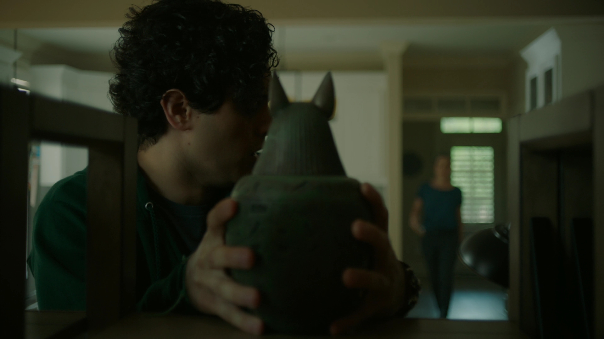 VampireDiariesWorld-dot-nl_Legacies1x08MaybeIShouldStartFromTheEnd00304.jpg