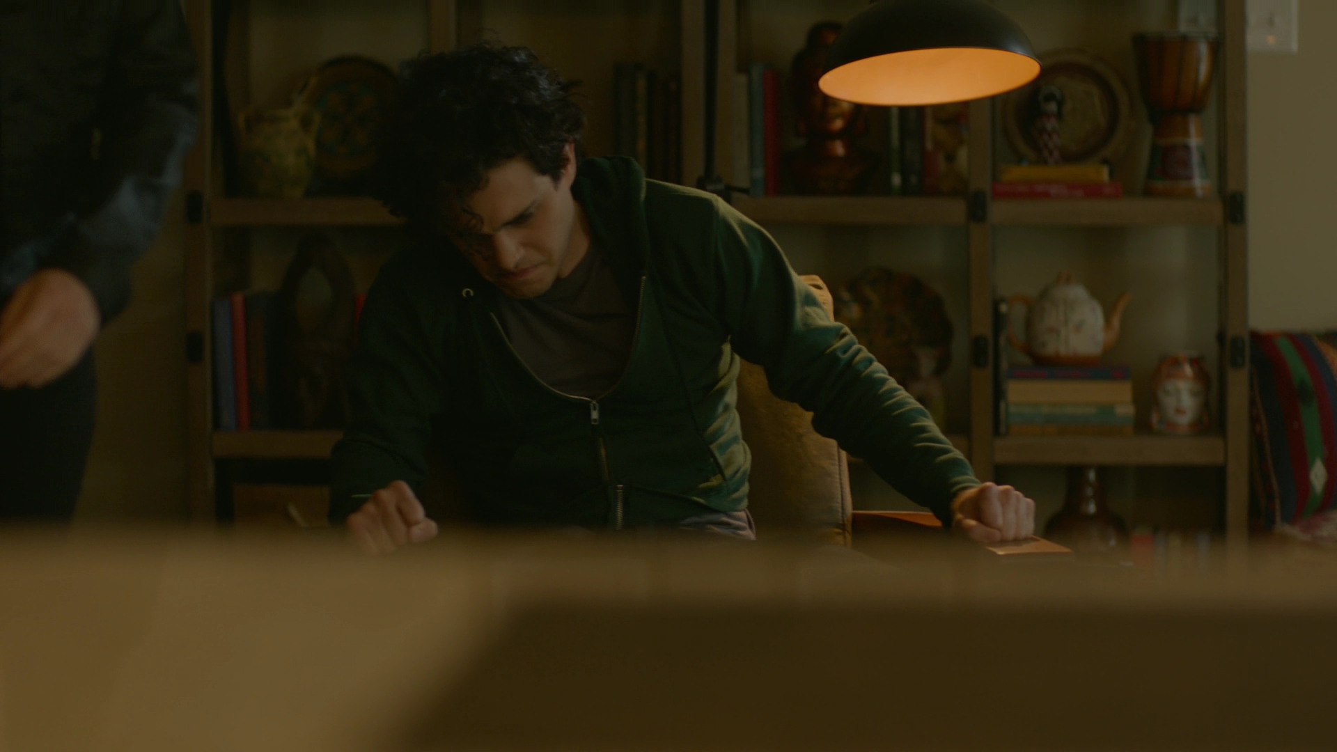 VampireDiariesWorld-dot-nl_Legacies1x08MaybeIShouldStartFromTheEnd00480.jpg