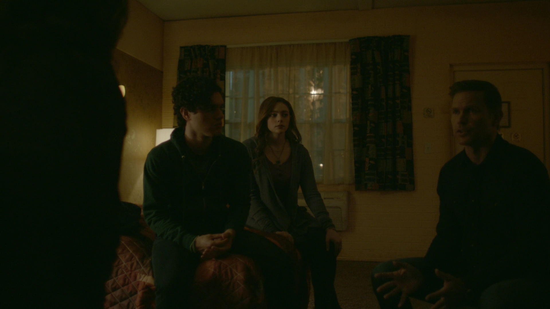 VampireDiariesWorld-dot-nl_Legacies1x08MaybeIShouldStartFromTheEnd01084.jpg