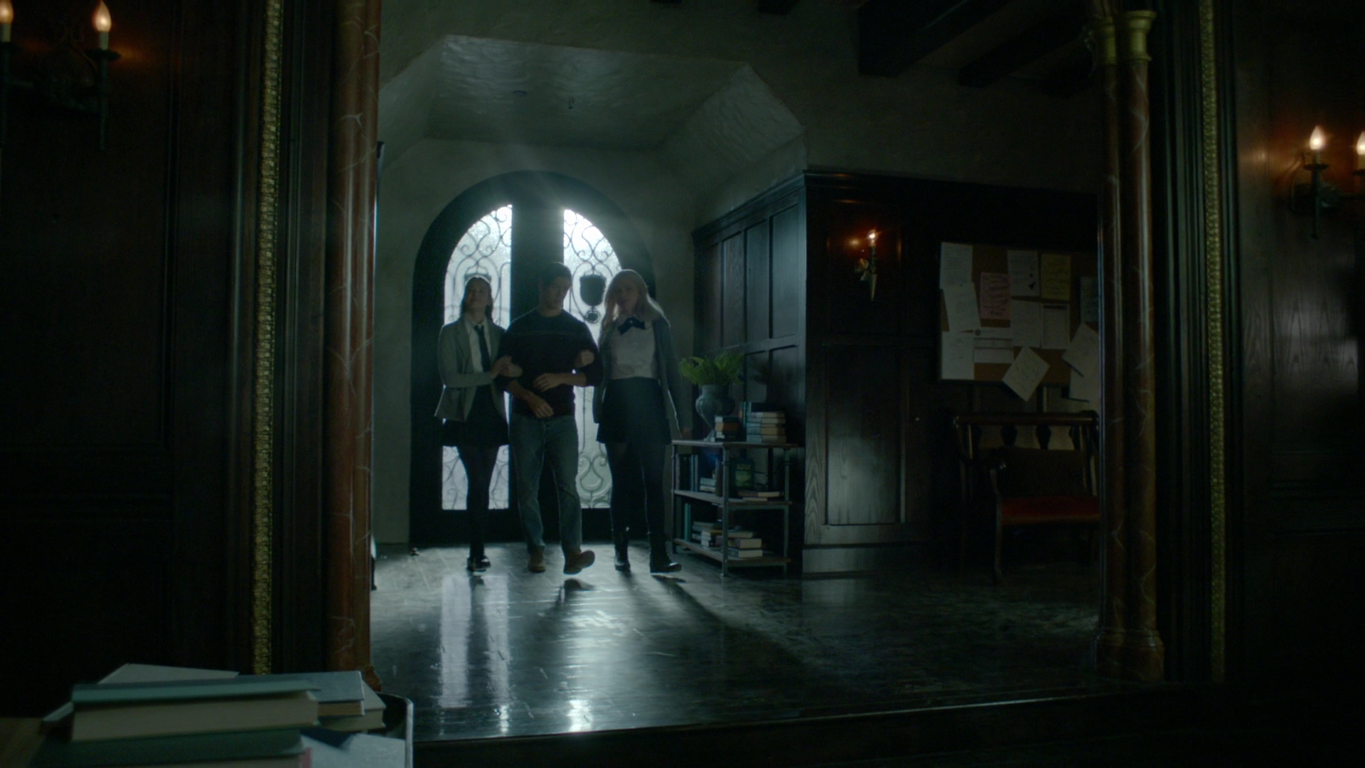 VampireDiariesWorld-dot-nl_Legacies1x10TheresAWorldWhereYourDreamsComeTrue00272.jpg