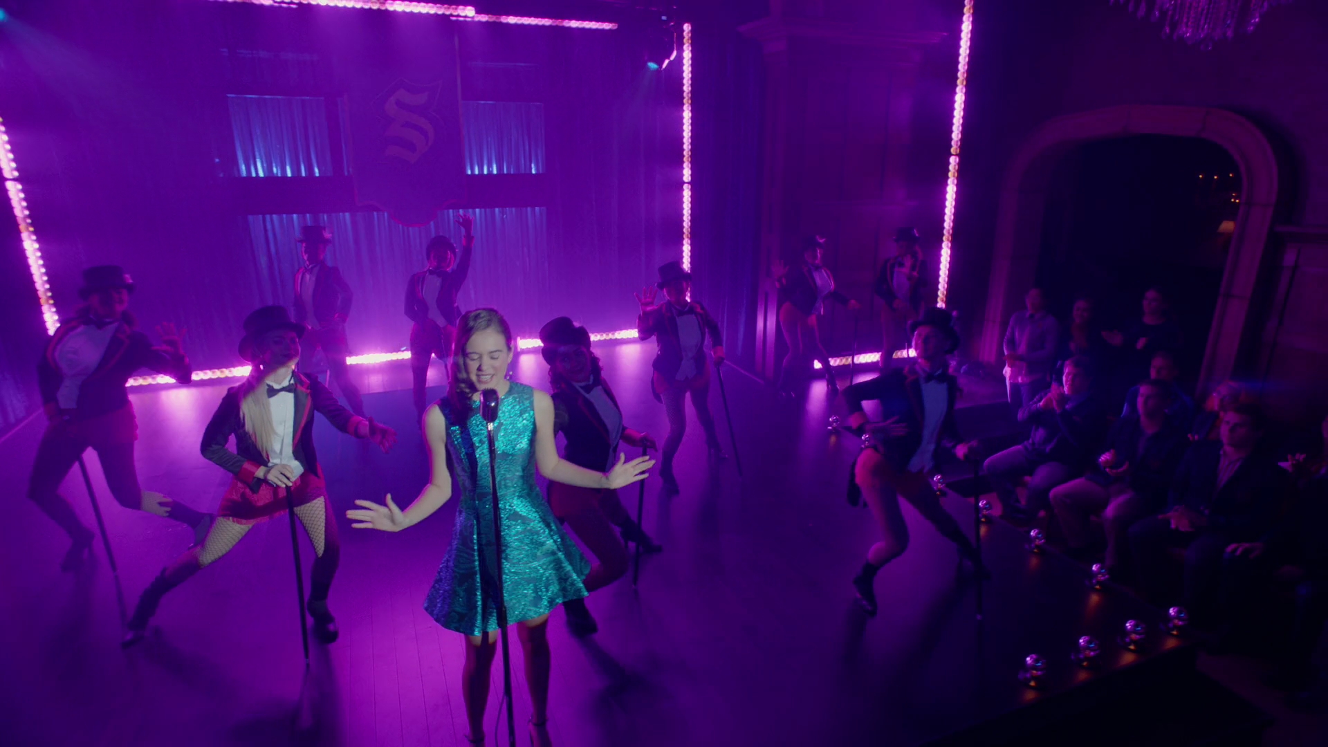 VampireDiariesWorld-dot-nl_Legacies1x11WereGonnaNeedASpotlight02051.jpg