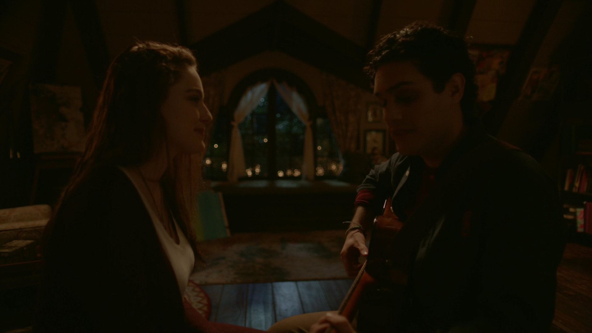 VampireDiariesWorld-dot-nl_Legacies1x11WereGonnaNeedASpotlight02236.jpg