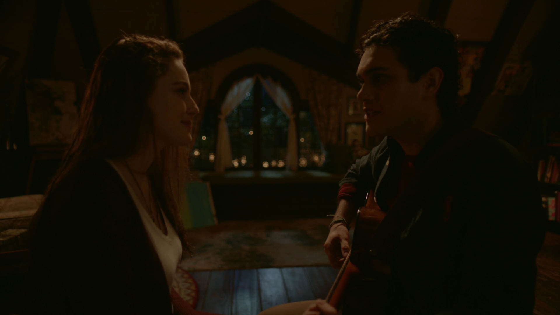 VampireDiariesWorld-dot-nl_Legacies1x11WereGonnaNeedASpotlight02237.jpg