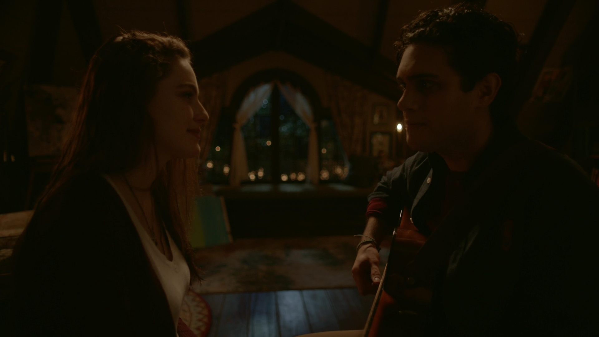 VampireDiariesWorld-dot-nl_Legacies1x11WereGonnaNeedASpotlight02239.jpg