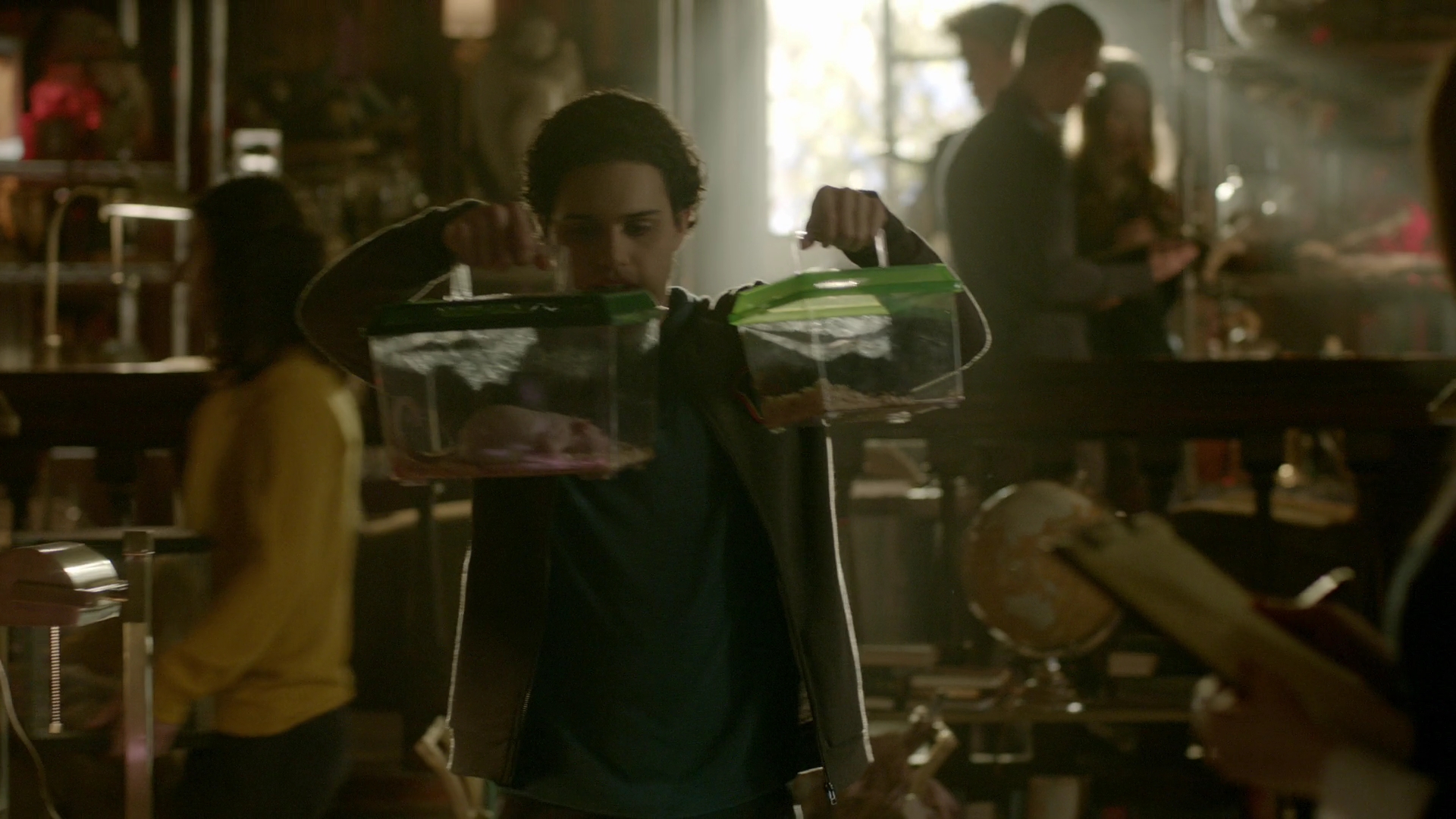 VampireDiariesWorld-dot-nl_Legacies1x14LetsJustFinishTheDance02729.jpg VampireDiariesWorld-dot-nl_Legacies1x14LetsJustFinishTheDance02729.jpg