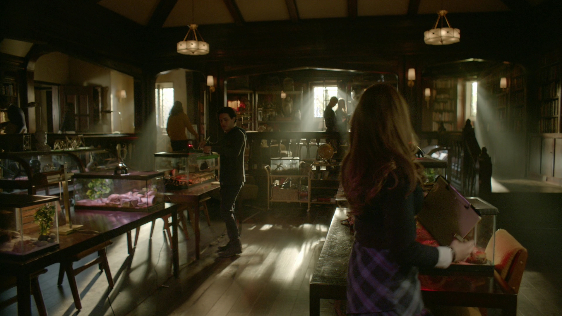 VampireDiariesWorld-dot-nl_Legacies1x14LetsJustFinishTheDance02734.jpg