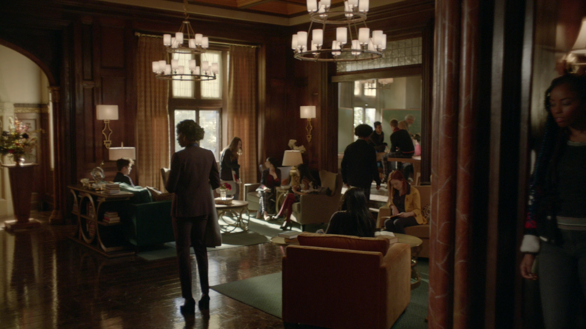 VampireDiariesWorld-dot-nl_Legacies1x14LetsJustFinishTheDance03413.jpg