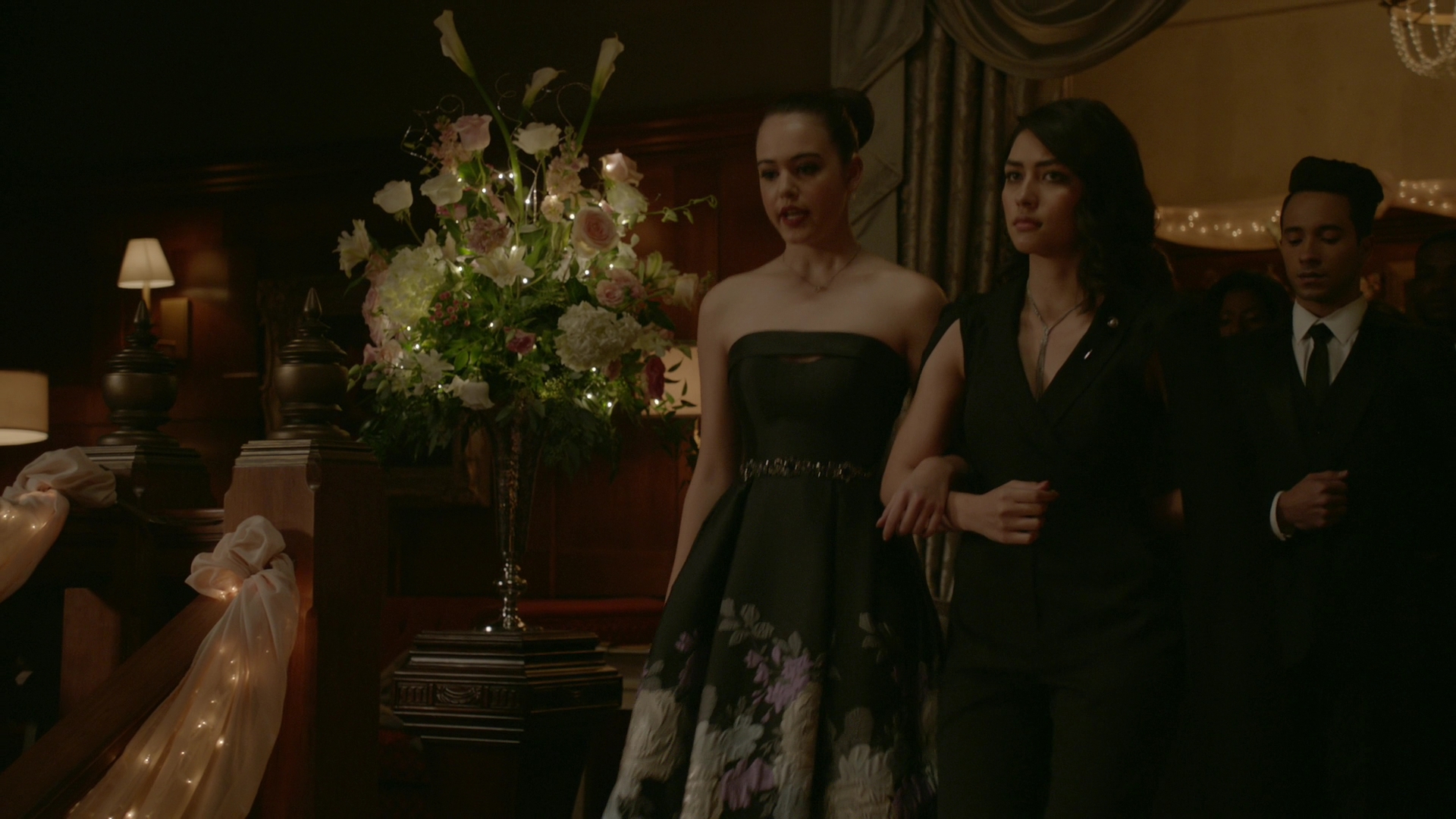 VampireDiariesWorld-dot-nl_Legacies1x14LetsJustFinishTheDance03972.jpg VampireDiariesWorld-dot-nl_Legacies1x14LetsJustFinishTheDance03972.jpg