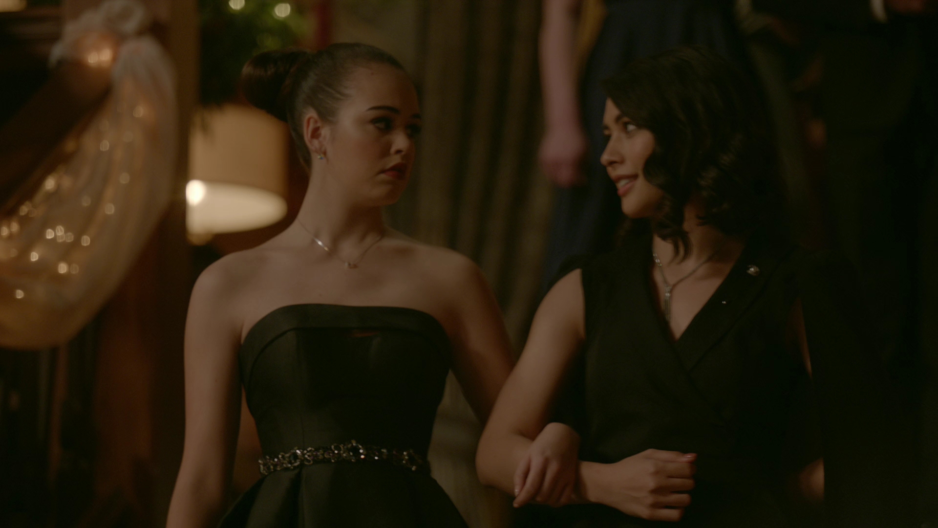 VampireDiariesWorld-dot-nl_Legacies1x14LetsJustFinishTheDance03992.jpg