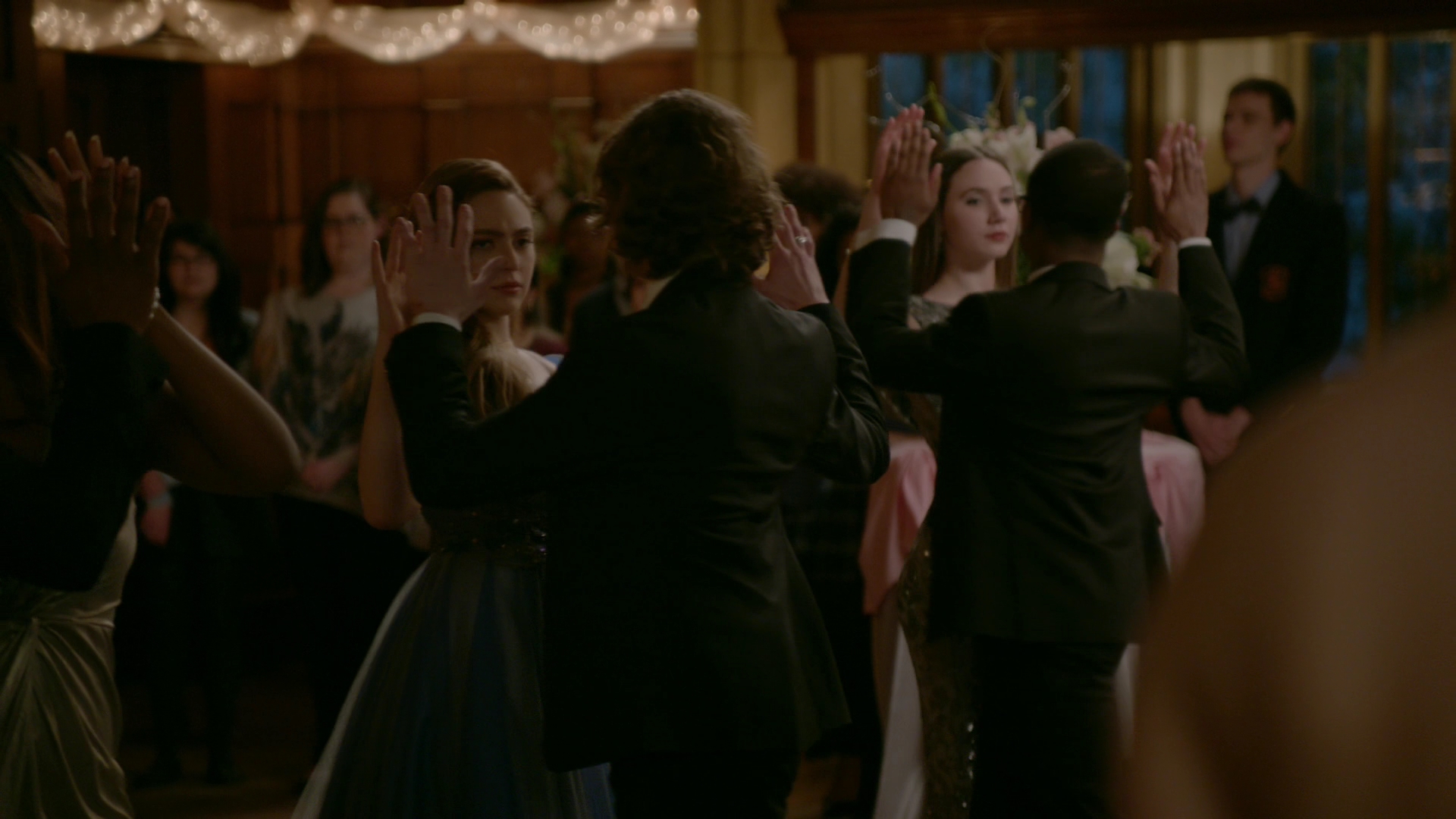 VampireDiariesWorld-dot-nl_Legacies1x14LetsJustFinishTheDance04240.jpg
