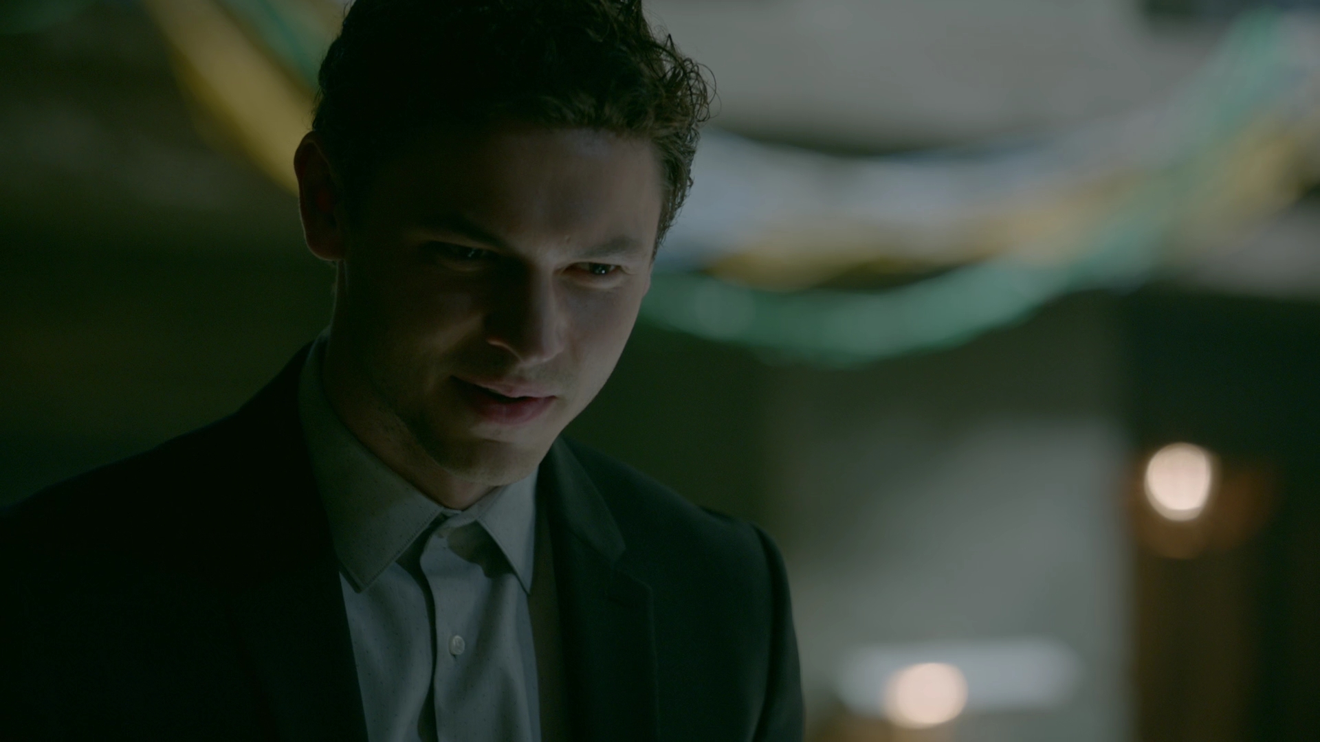VampireDiariesWorld-dot-nl_Legacies1x15IllTellYouAStory00117.jpg