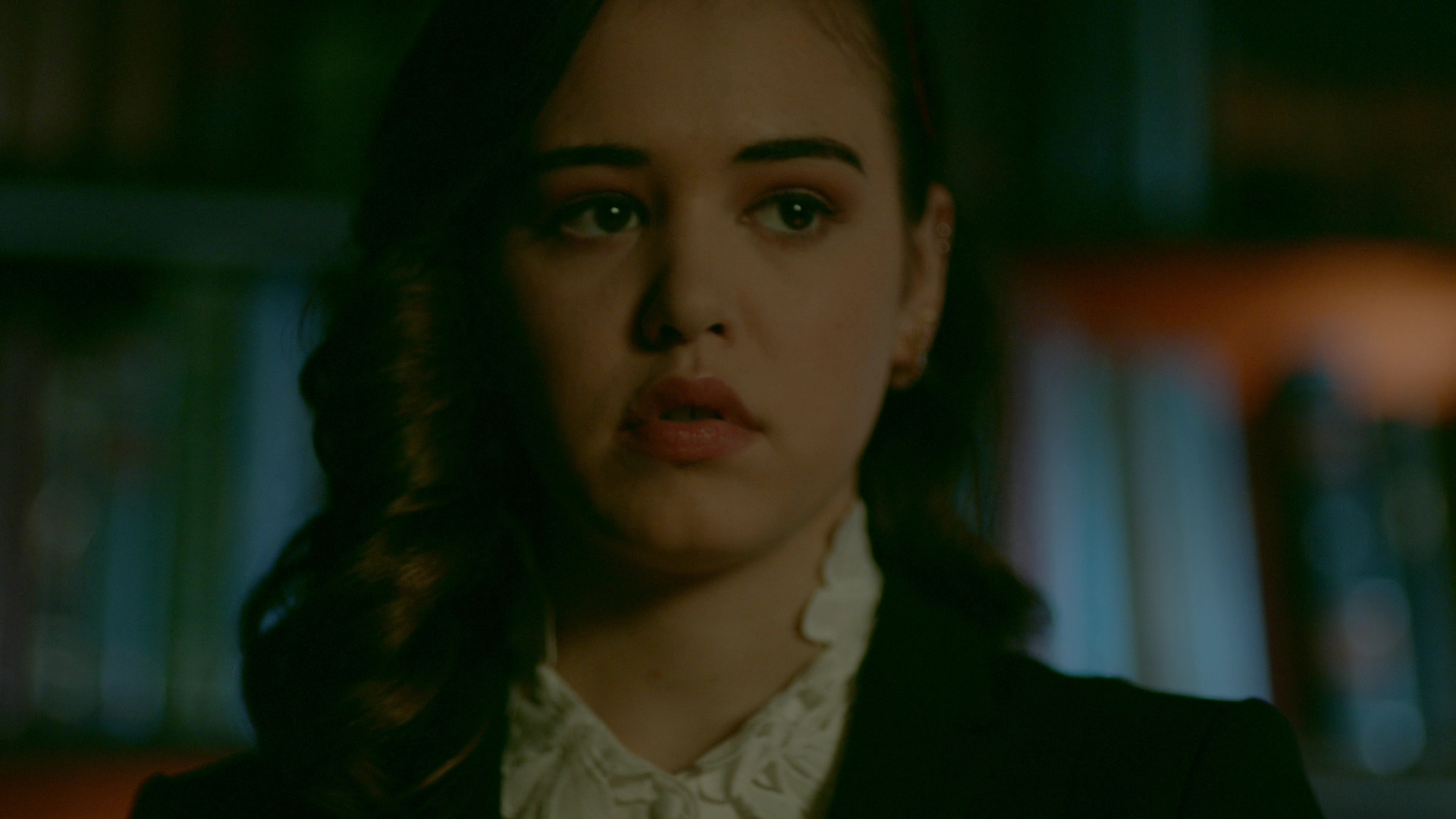 VampireDiariesWorld-dot-nl_Legacies1x15IllTellYouAStory00171.jpg
