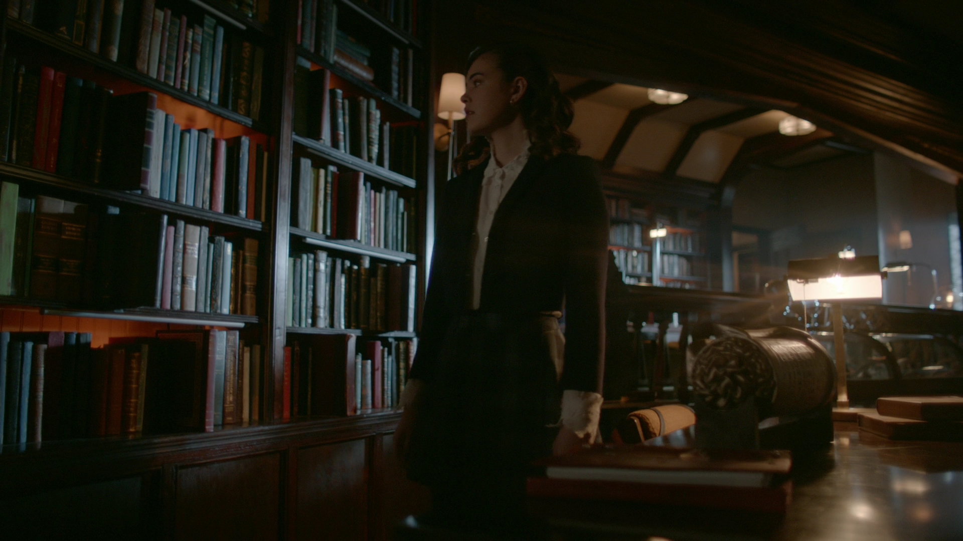 VampireDiariesWorld-dot-nl_Legacies1x15IllTellYouAStory00175.jpg
