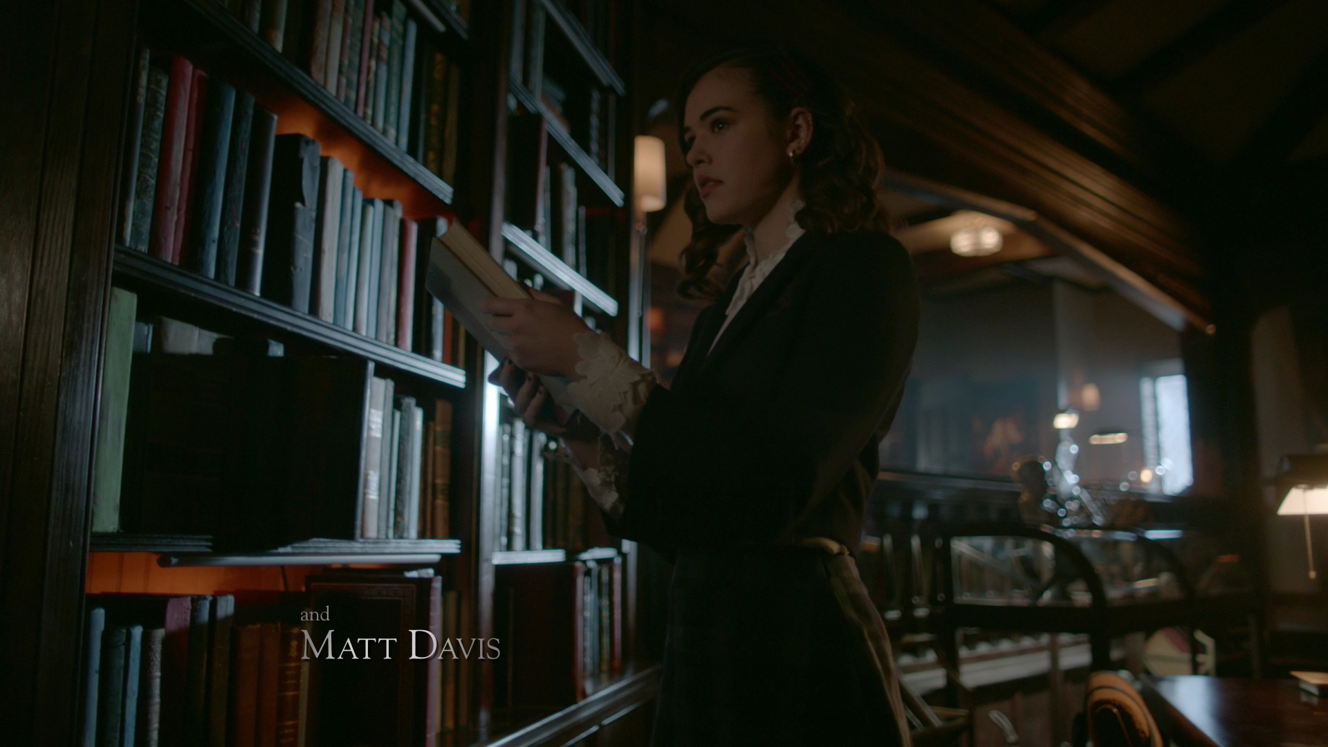 VampireDiariesWorld-dot-nl_Legacies1x15IllTellYouAStory00180.jpg