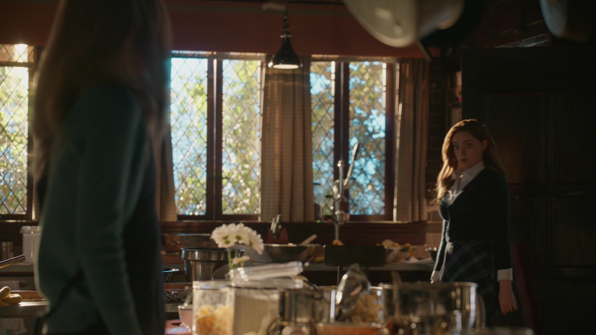 VampireDiariesWorld-dot-nl_Legacies1x15IllTellYouAStory00321.jpg