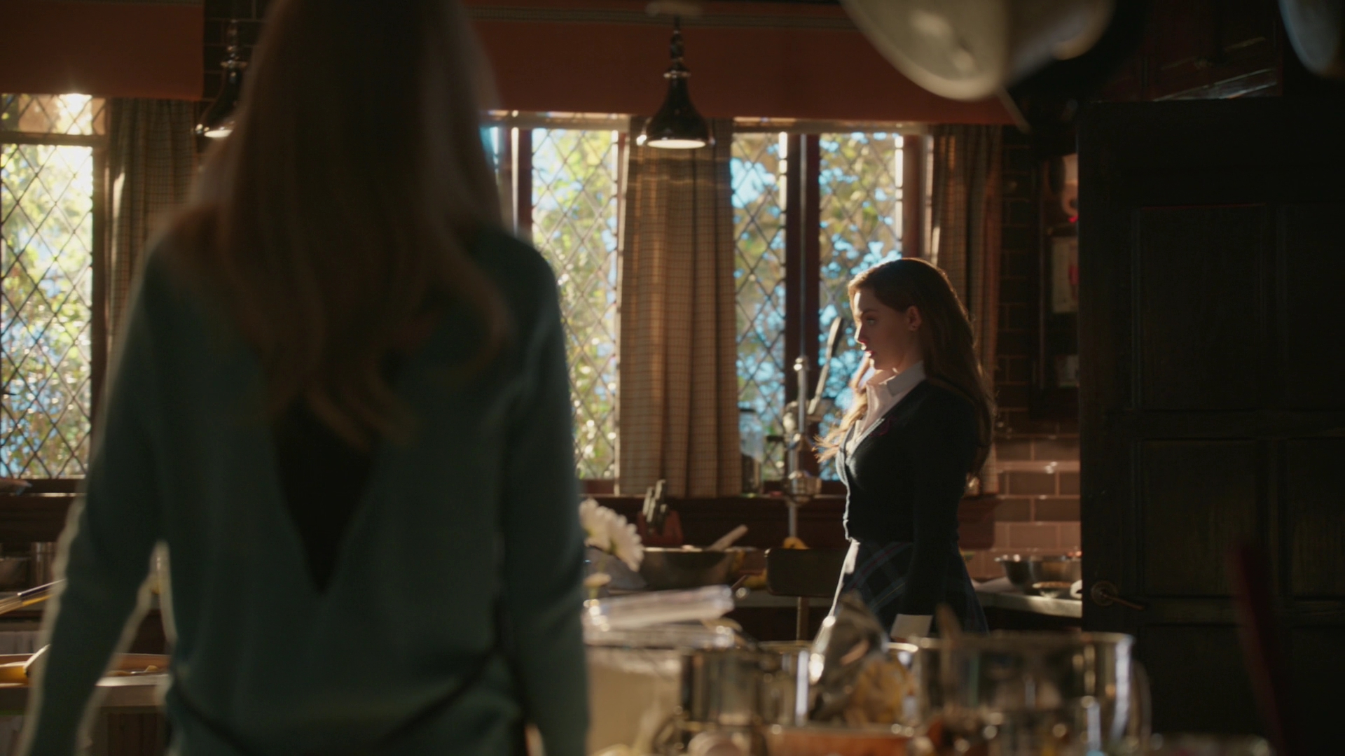 VampireDiariesWorld-dot-nl_Legacies1x15IllTellYouAStory00322.jpg