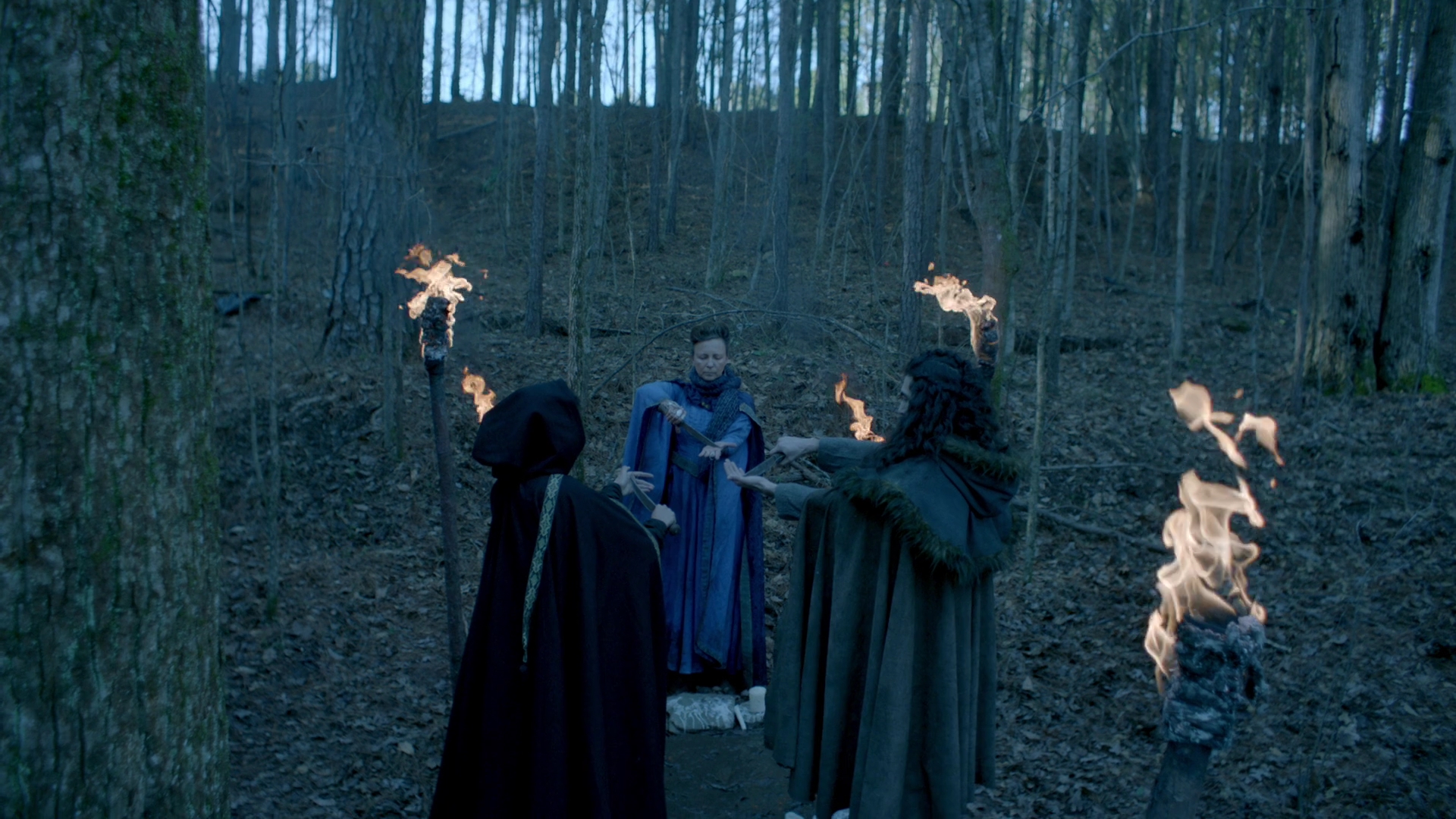 VampireDiariesWorld-dot-nl_Legacies1x15IllTellYouAStory00515.jpg