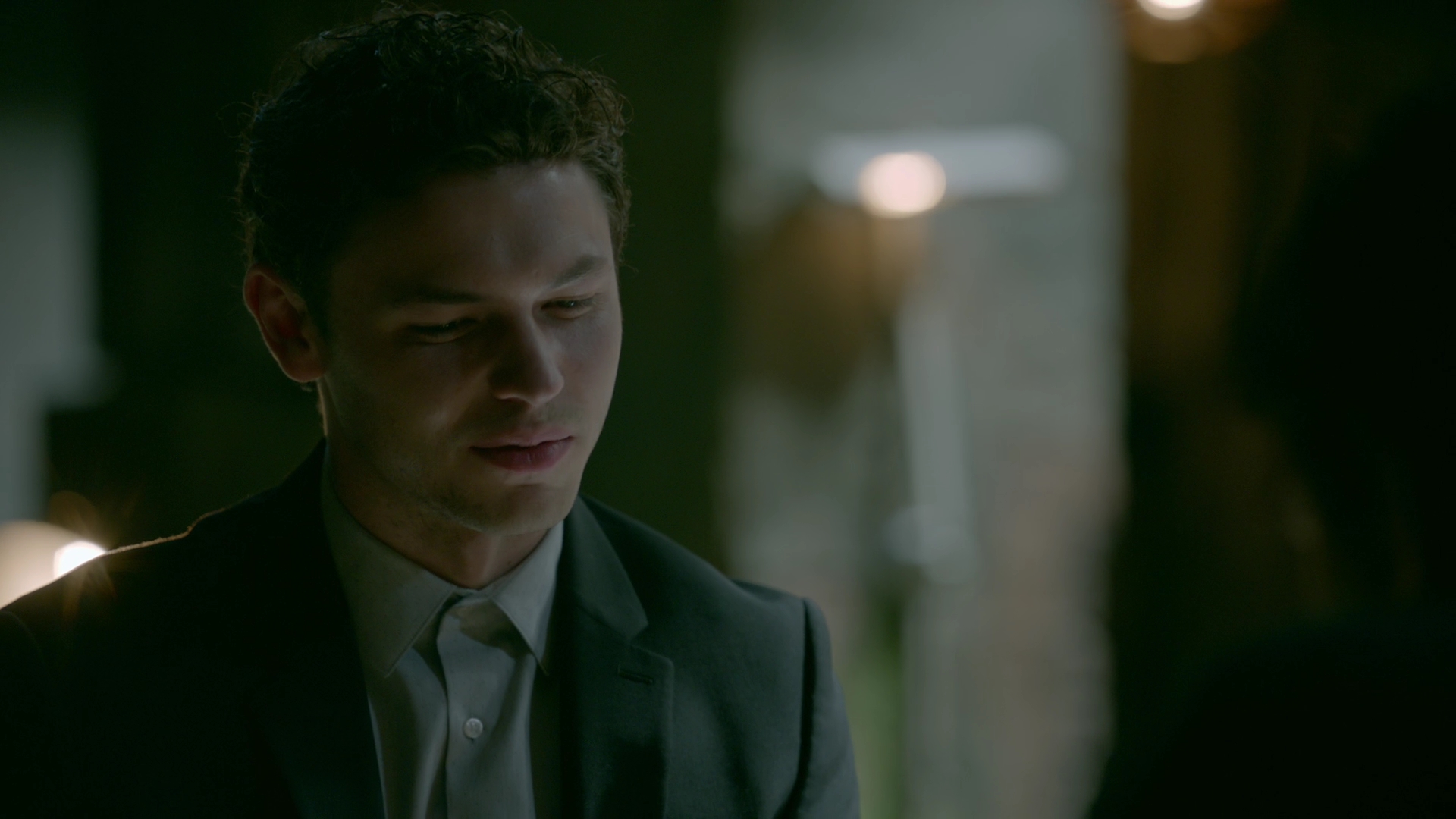VampireDiariesWorld-dot-nl_Legacies1x15IllTellYouAStory00523.jpg