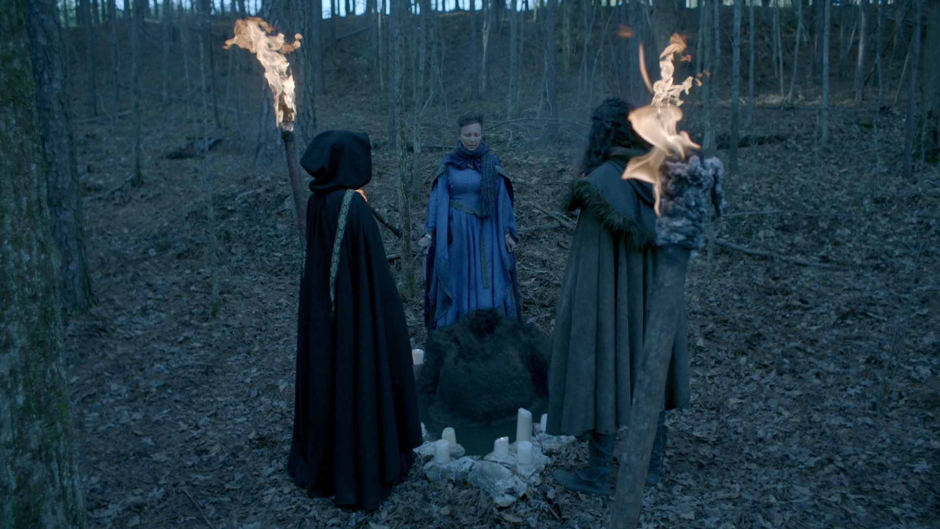VampireDiariesWorld-dot-nl_Legacies1x15IllTellYouAStory00527.jpg