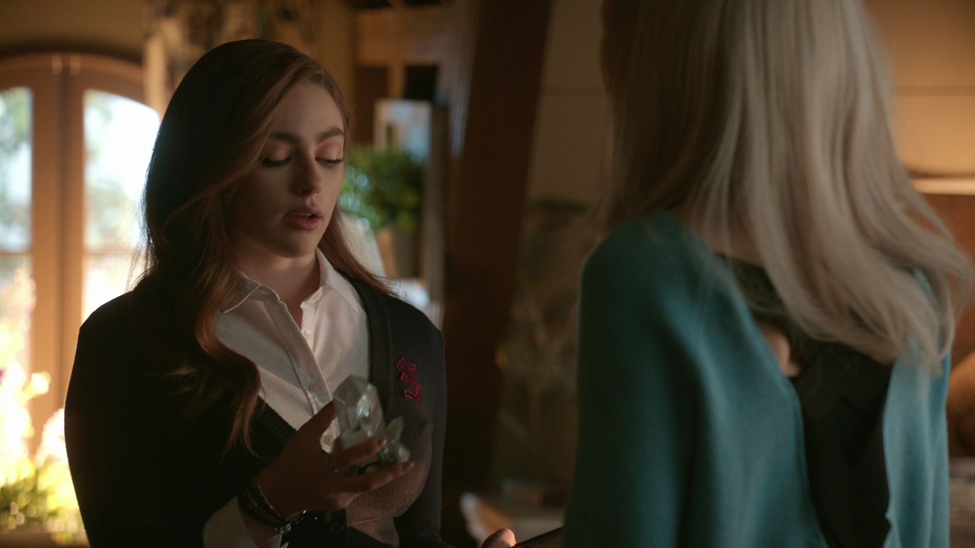 VampireDiariesWorld-dot-nl_Legacies1x15IllTellYouAStory00612.jpg