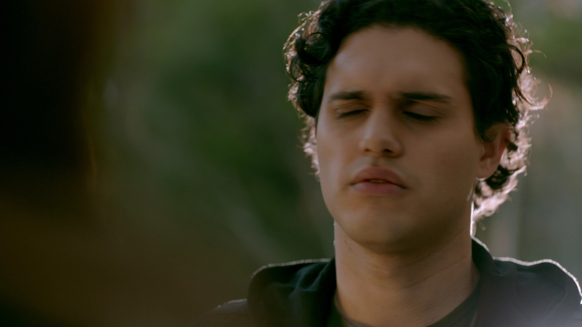 VampireDiariesWorld-dot-nl_Legacies1x15IllTellYouAStory00719.jpg