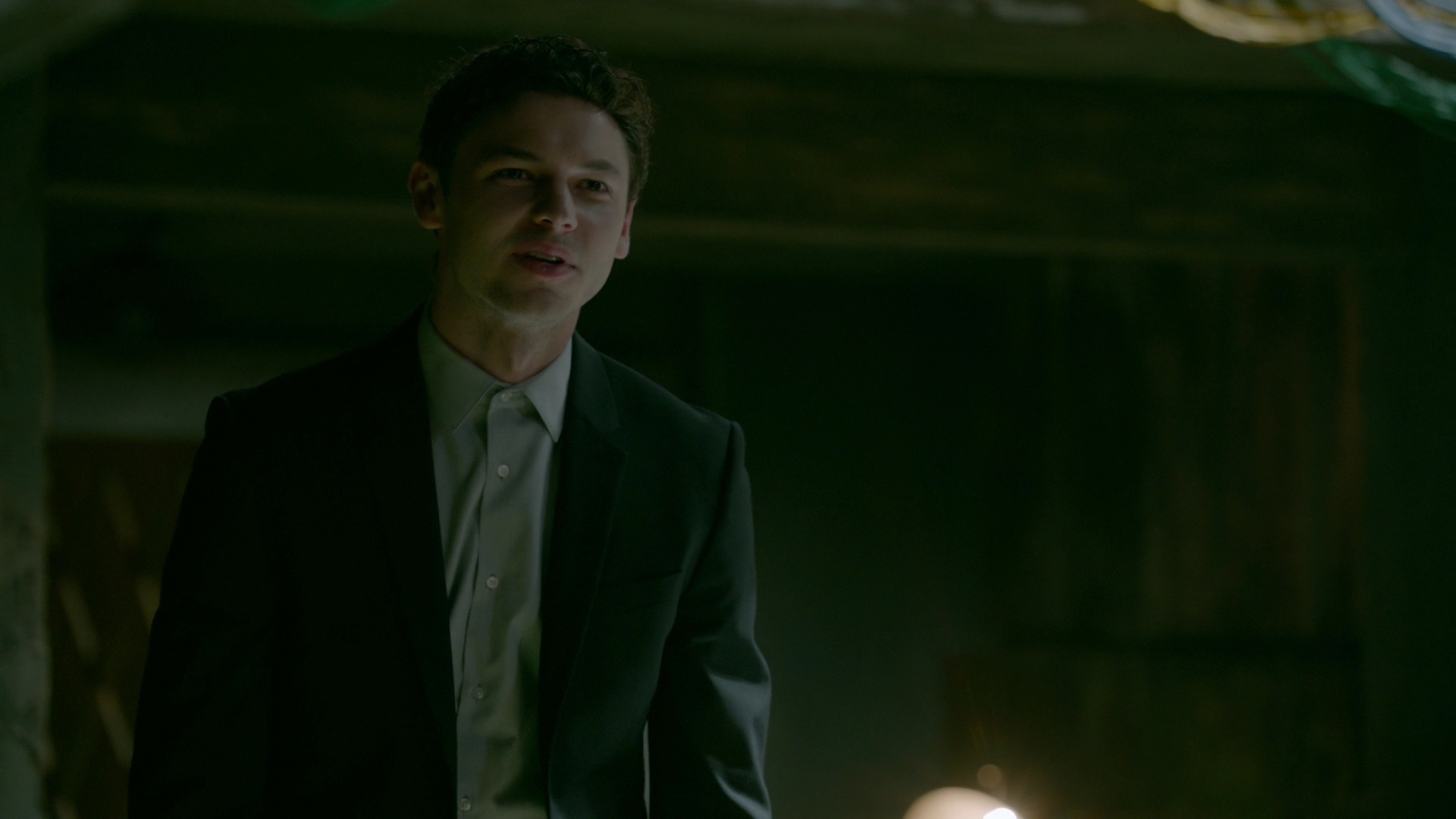 VampireDiariesWorld-dot-nl_Legacies1x15IllTellYouAStory00760.jpg