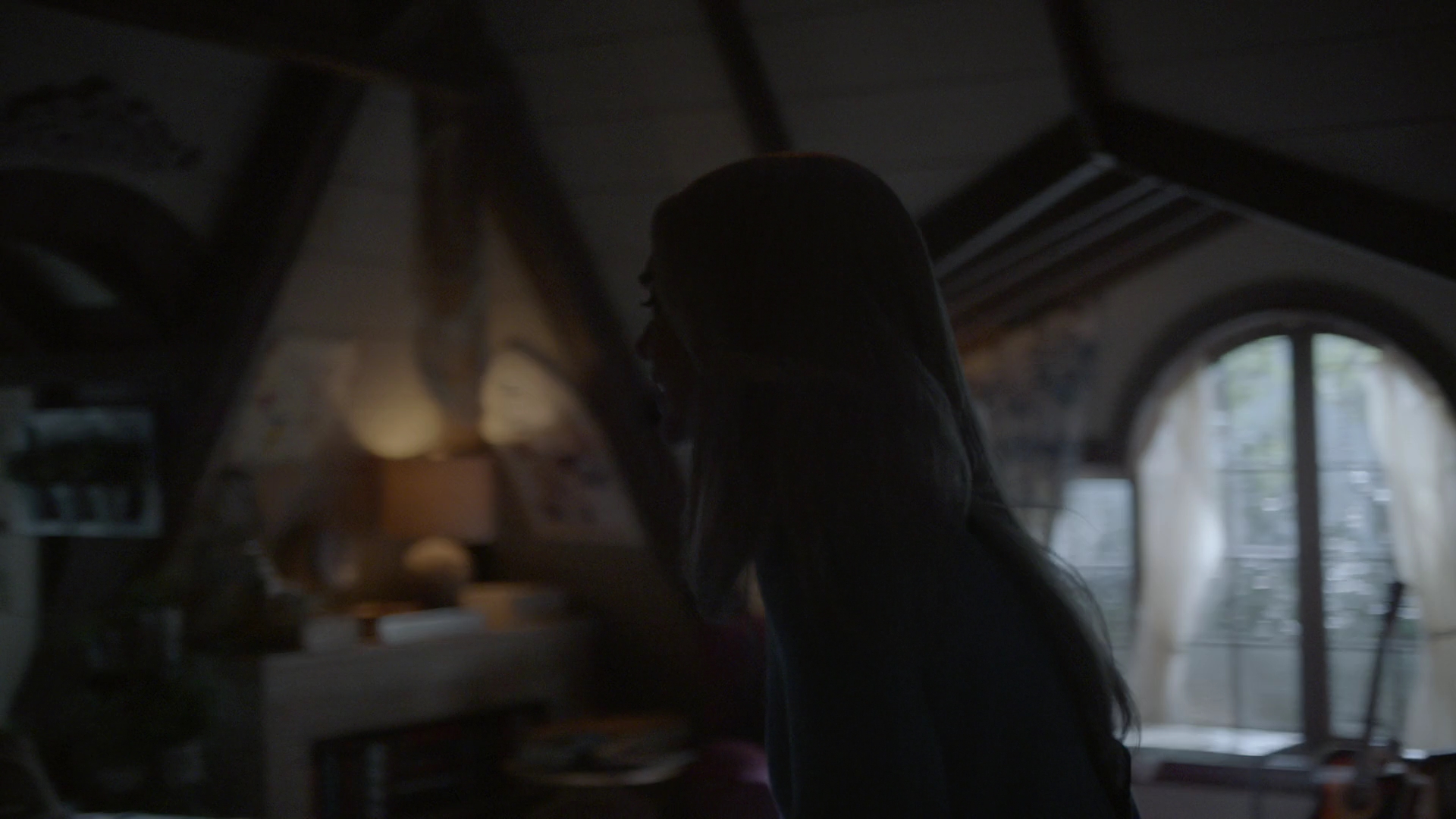 VampireDiariesWorld-dot-nl_Legacies1x15IllTellYouAStory00990.jpg