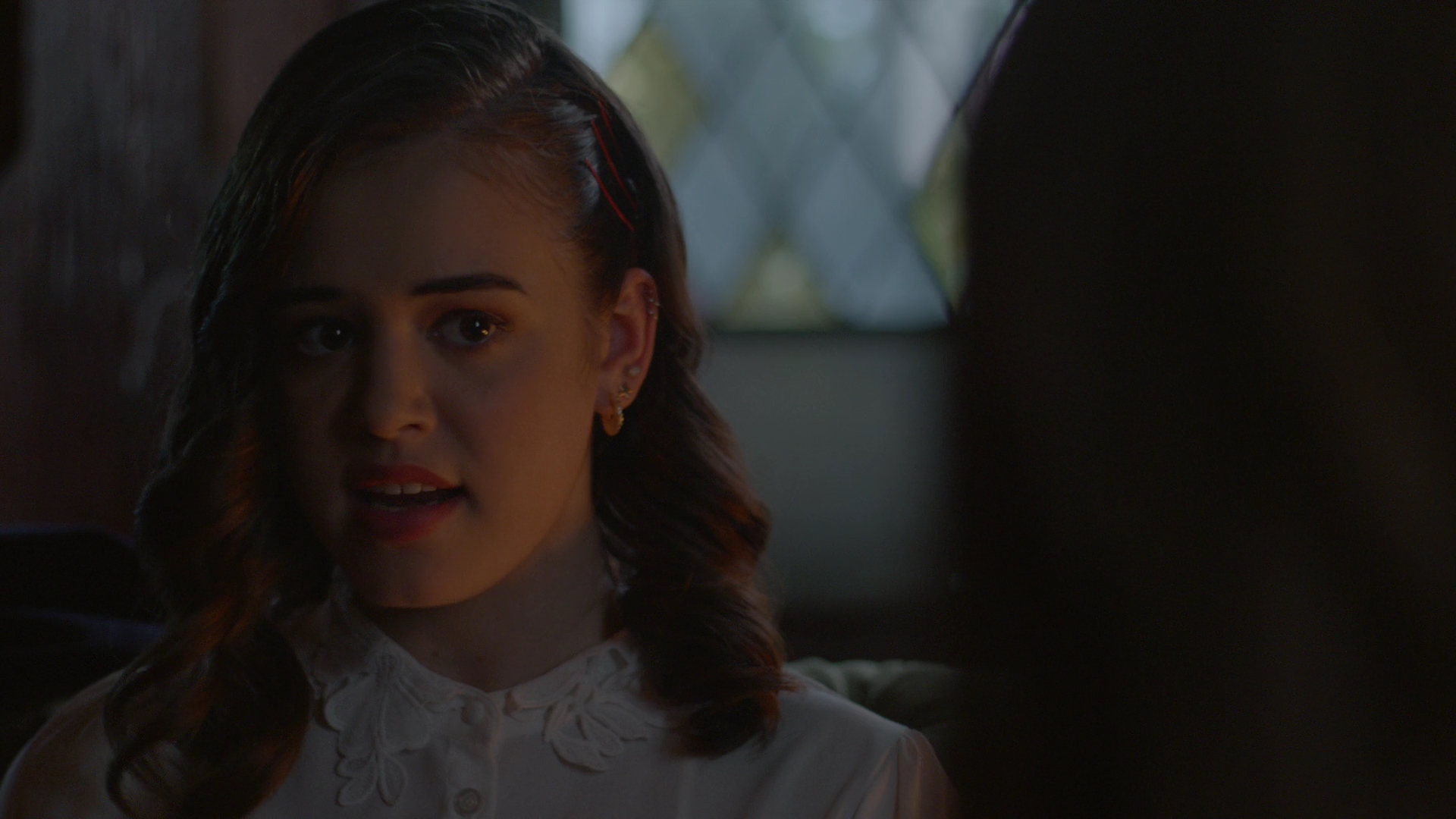 VampireDiariesWorld-dot-nl_Legacies1x15IllTellYouAStory01068.jpg