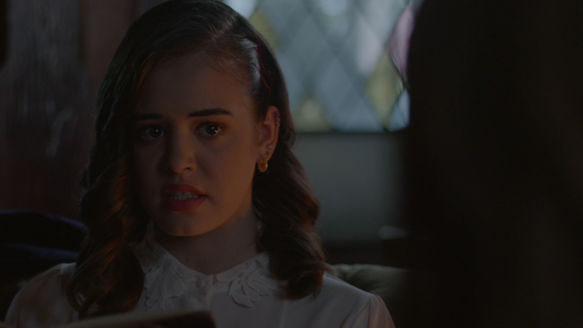 VampireDiariesWorld-dot-nl_Legacies1x15IllTellYouAStory01069.jpg