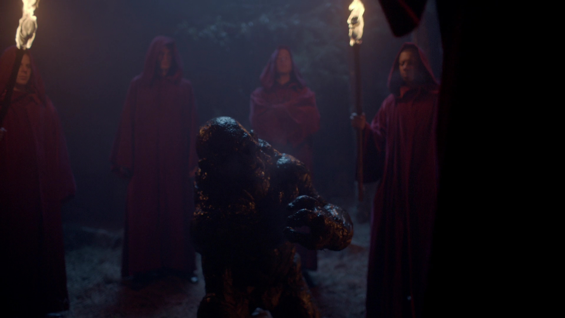 VampireDiariesWorld-dot-nl_Legacies1x15IllTellYouAStory01229.jpg