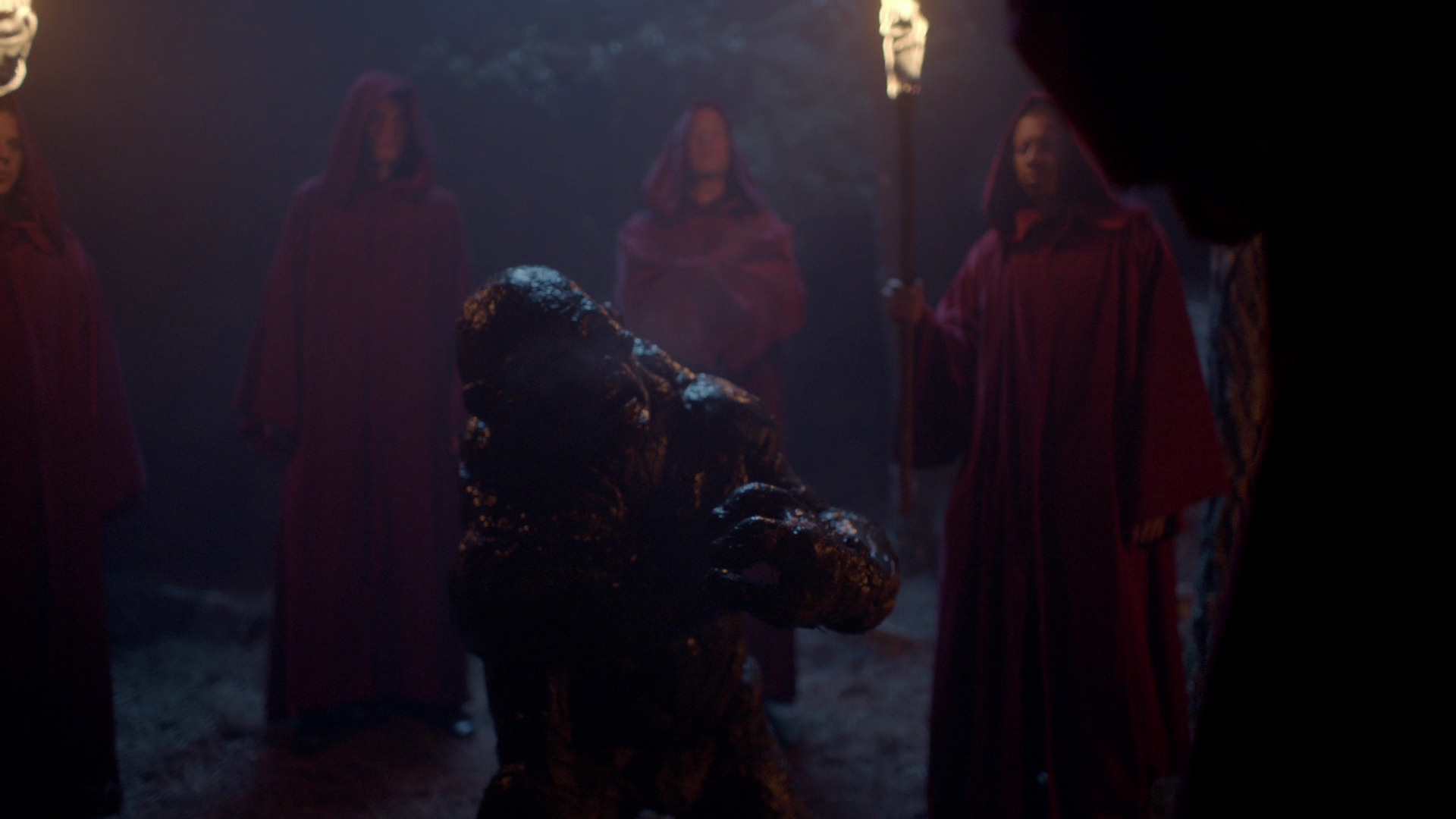 VampireDiariesWorld-dot-nl_Legacies1x15IllTellYouAStory01230.jpg
