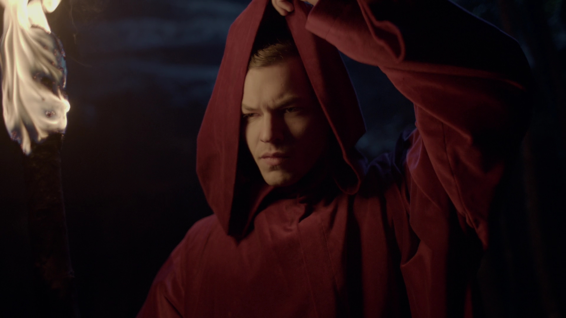 VampireDiariesWorld-dot-nl_Legacies1x15IllTellYouAStory01233.jpg