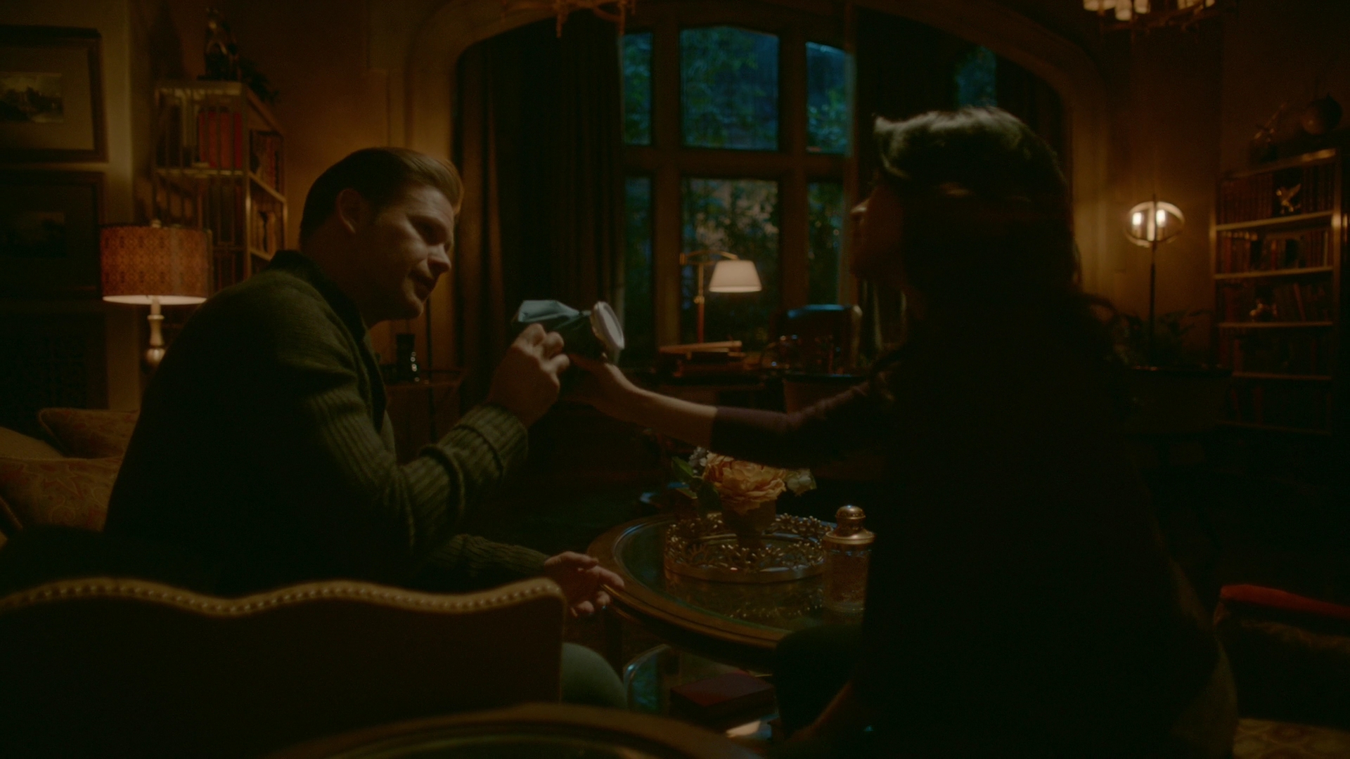 VampireDiariesWorld-dot-nl_Legacies1x15IllTellYouAStory01336.jpg