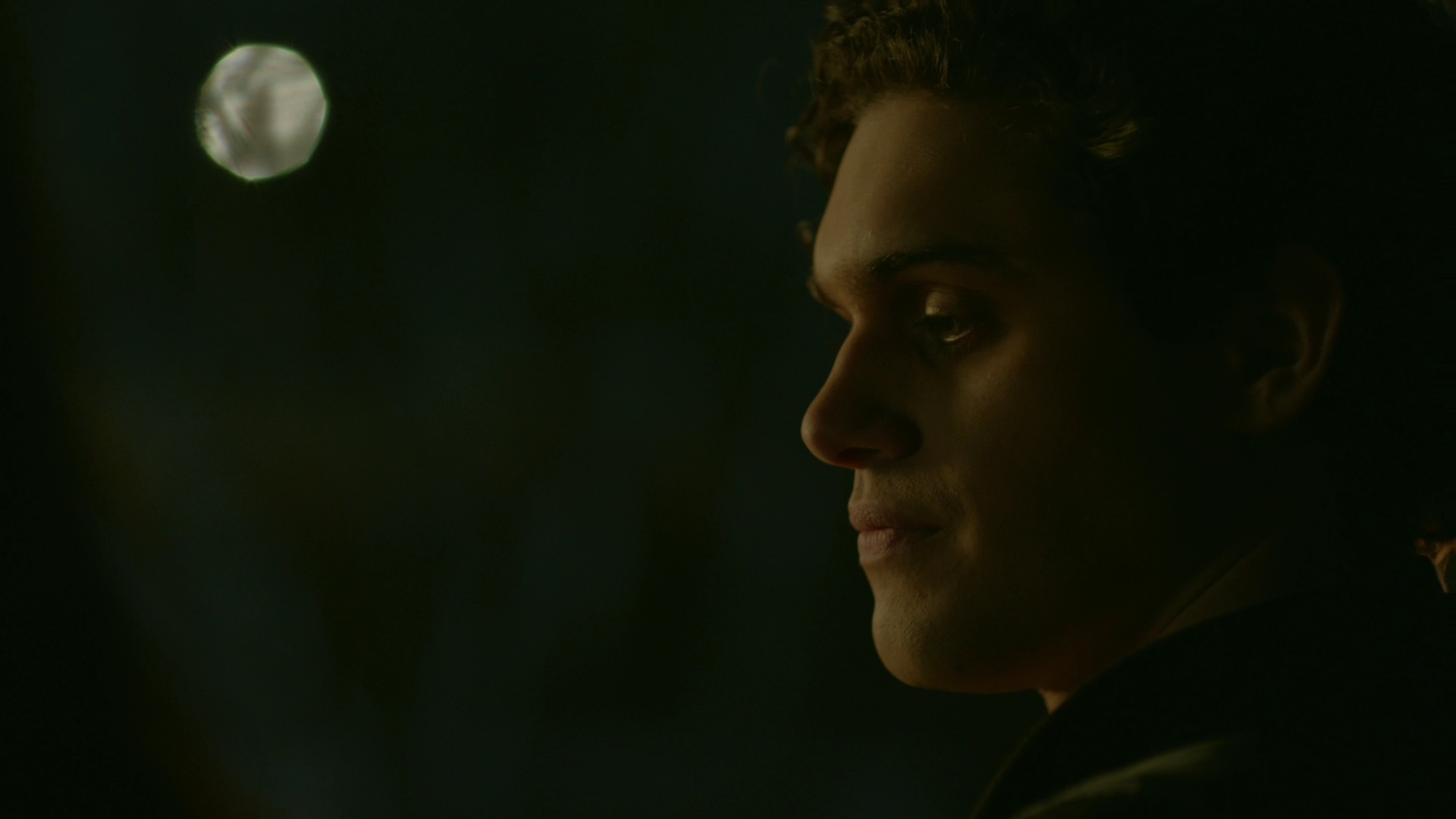 VampireDiariesWorld-dot-nl_Legacies1x15IllTellYouAStory01709.jpg